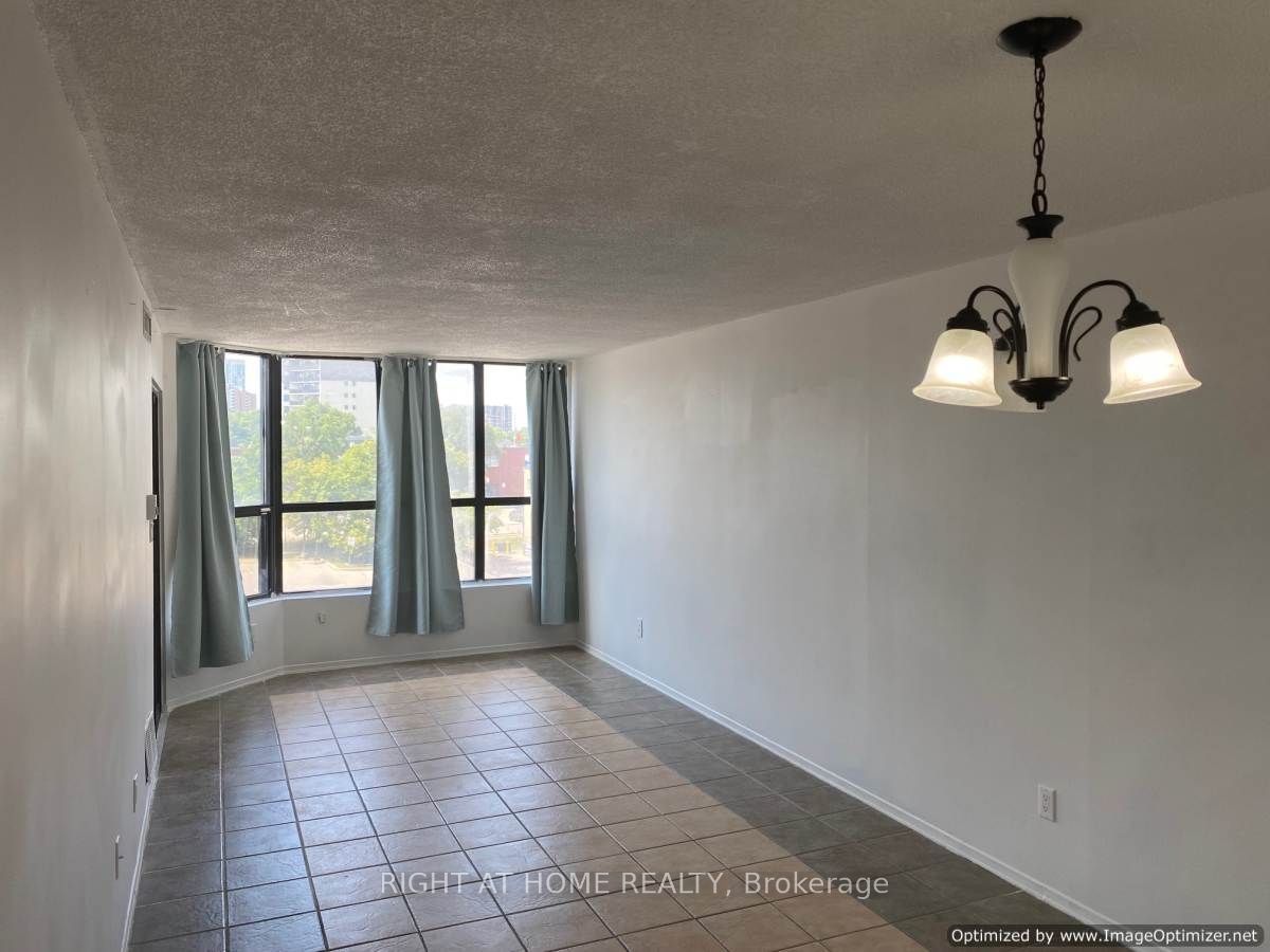 25 Agnes Street 302, Mississauga, ON L5B 3X7 photo 3