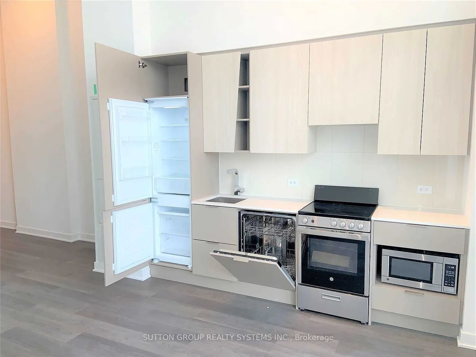 3900 Confederation Parkway 414, Mississauga, ON L5B 0M3 photo 3