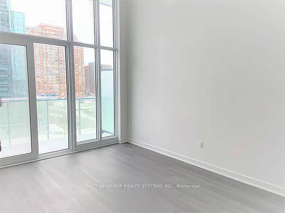 3900 Confederation Parkway 414, Mississauga, ON L5B 0M3 photo 4