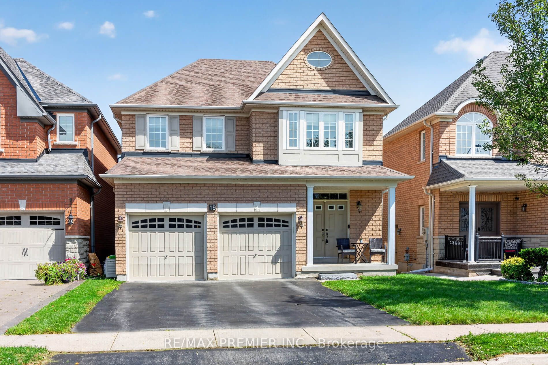 19 Timberwolf Road, Brampton, ON L6P 2B4 photo 2