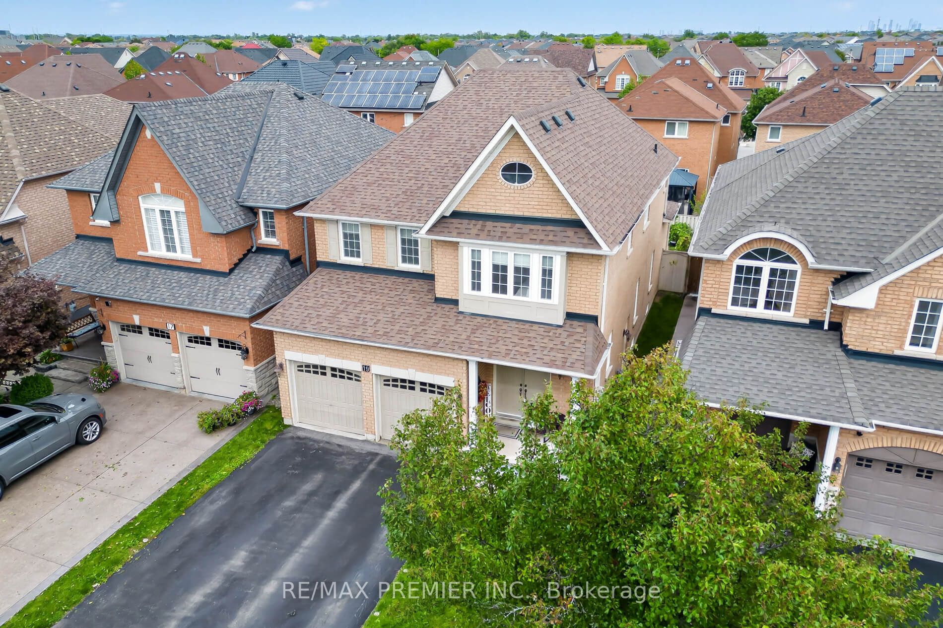 19 Timberwolf Road, Brampton, ON L6P 2B4 photo 3
