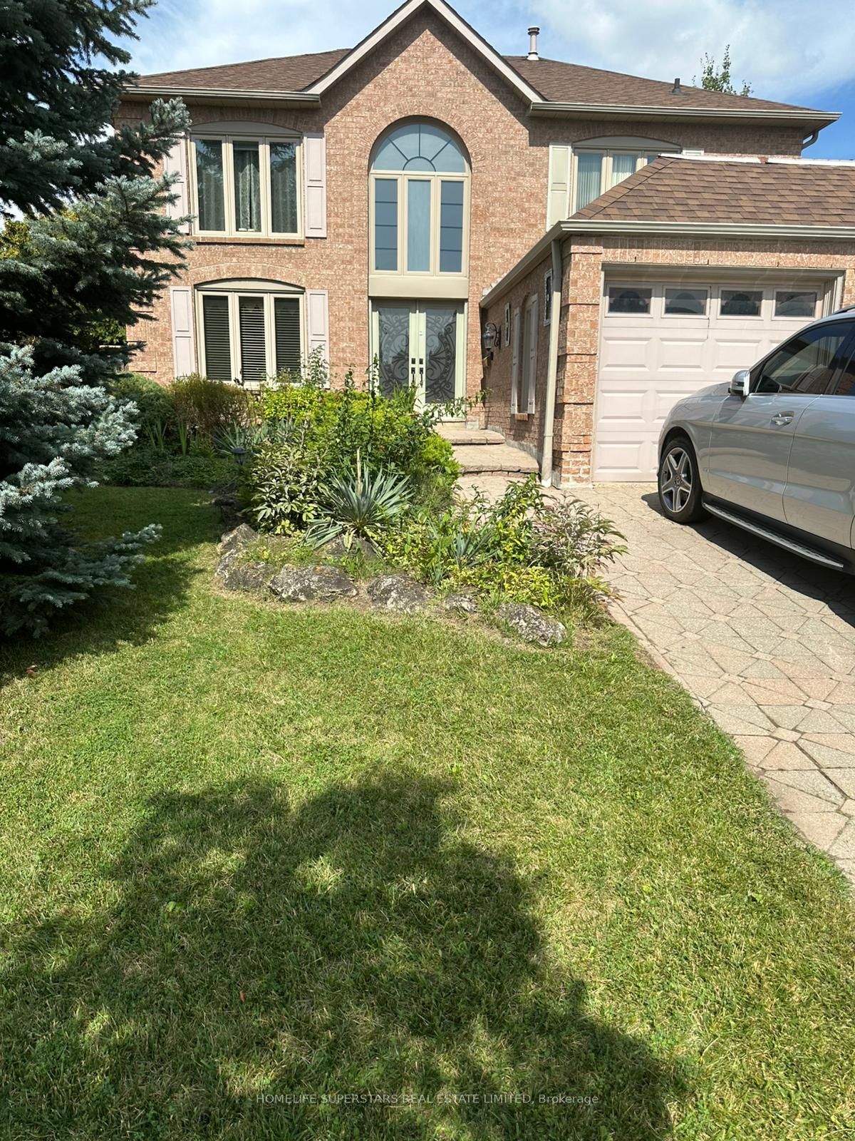 4 Nottingham Crescent, Brampton, ON L6S 4G4 photo 2