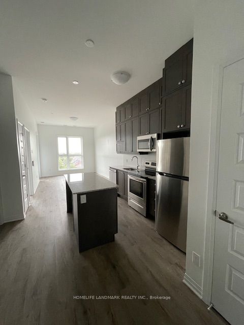 95 Dundas Street S 411, Oakville, ON L6M 5N4