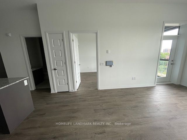 95 Dundas Street S 411, Oakville, ON L6M 5N4 photo 3