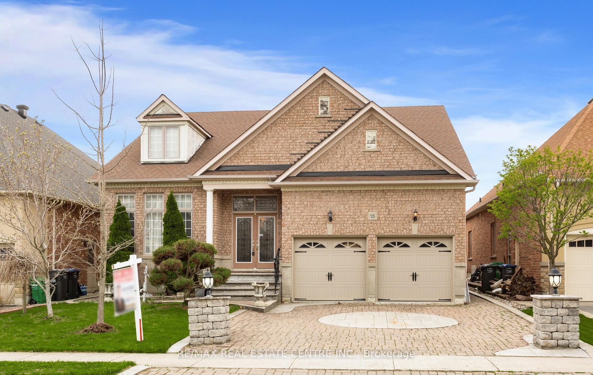 15 Concorde Drive, Brampton, ON L6P 1V3 photo 2