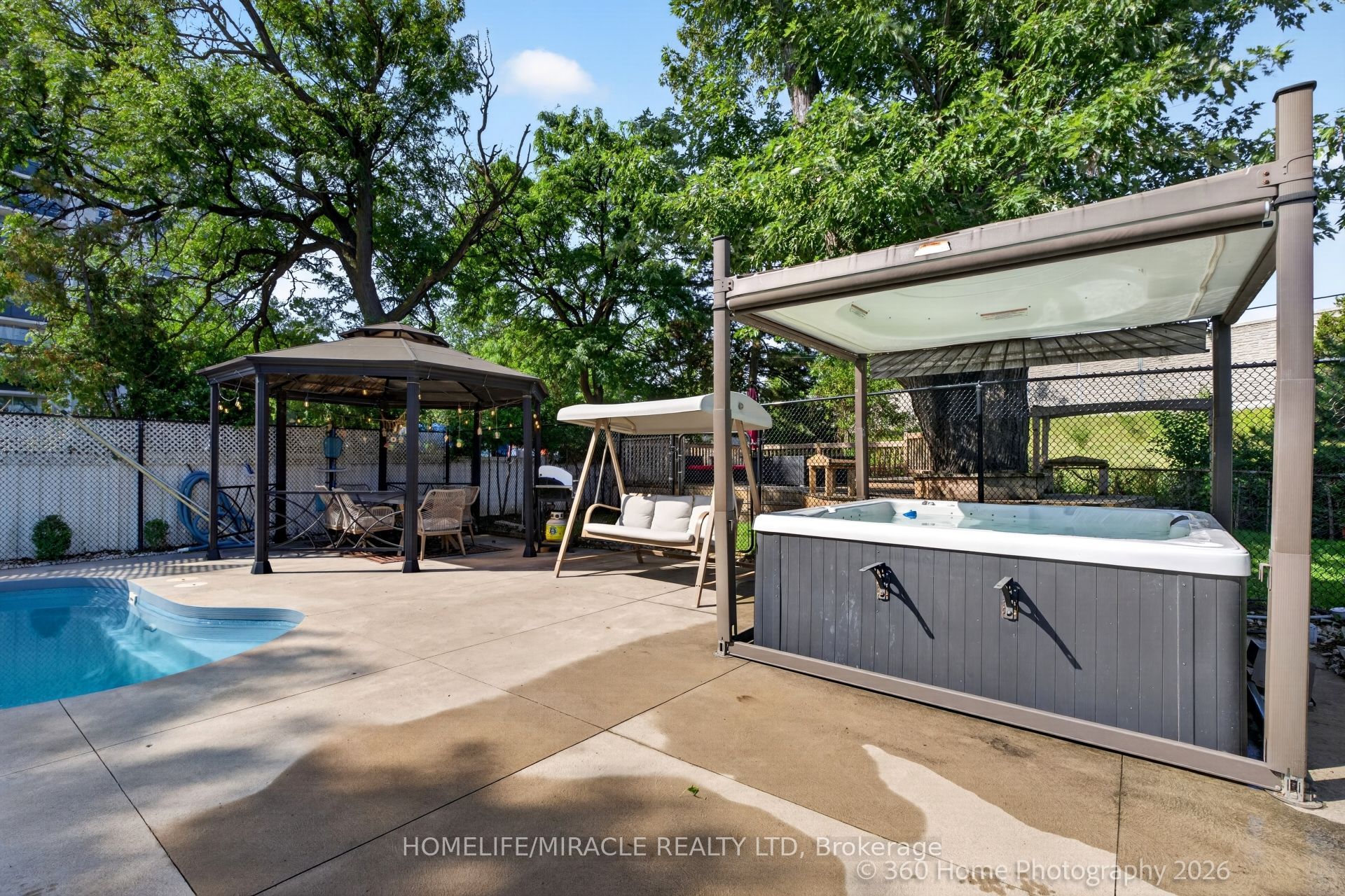 178 Kingsview Boulevard, Toronto, ON M9R 1V5