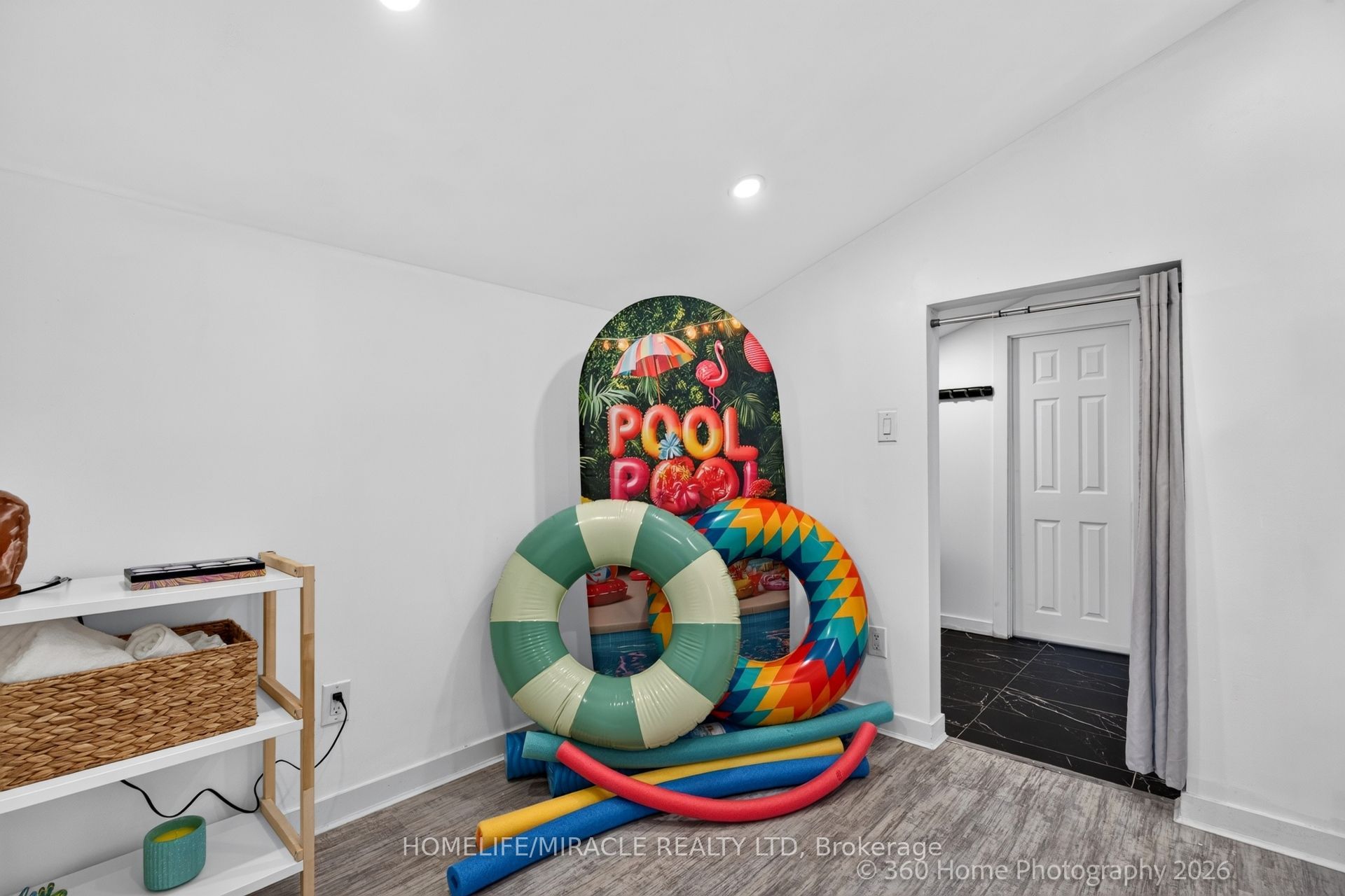 178 Kingsview Boulevard, Toronto, ON M9R 1V5 photo 4