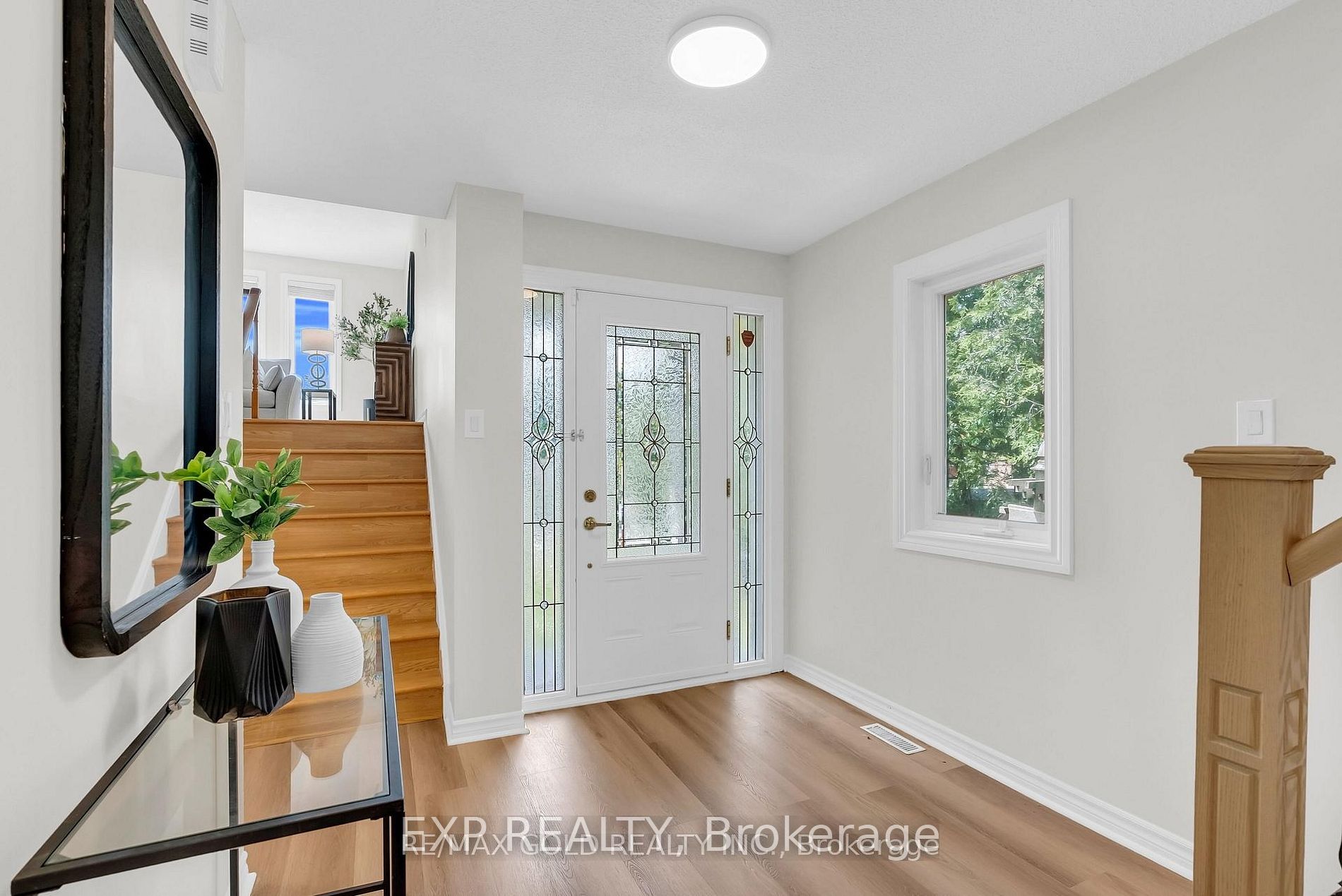 6677 Ganymede Road Upper Level, Mississauga, ON L5N 4V3 photo 2