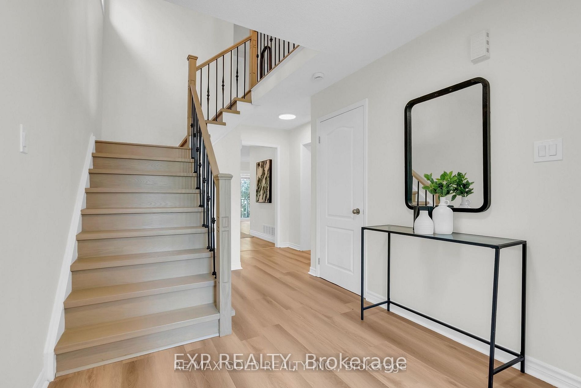 6677 Ganymede Road Upper Level, Mississauga, ON L5N 4V3 photo 5