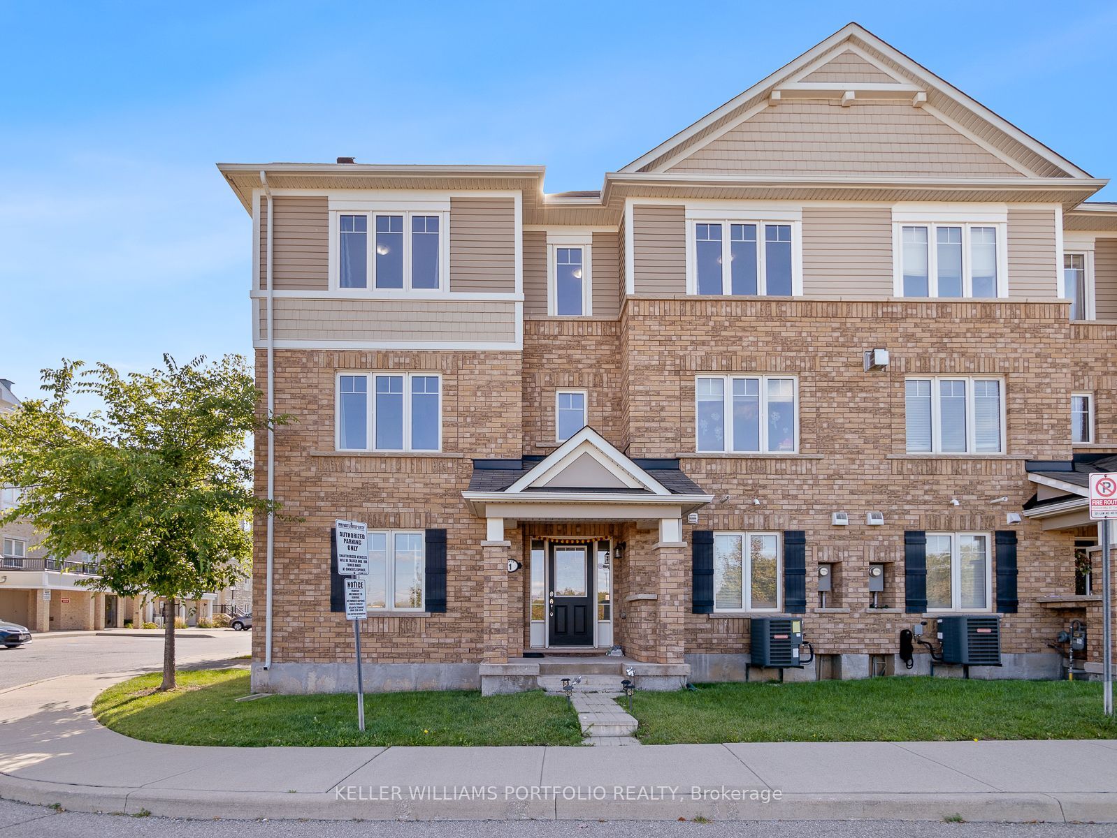 1025 Nadalin Heights 1, Milton, ON L9T 8R3