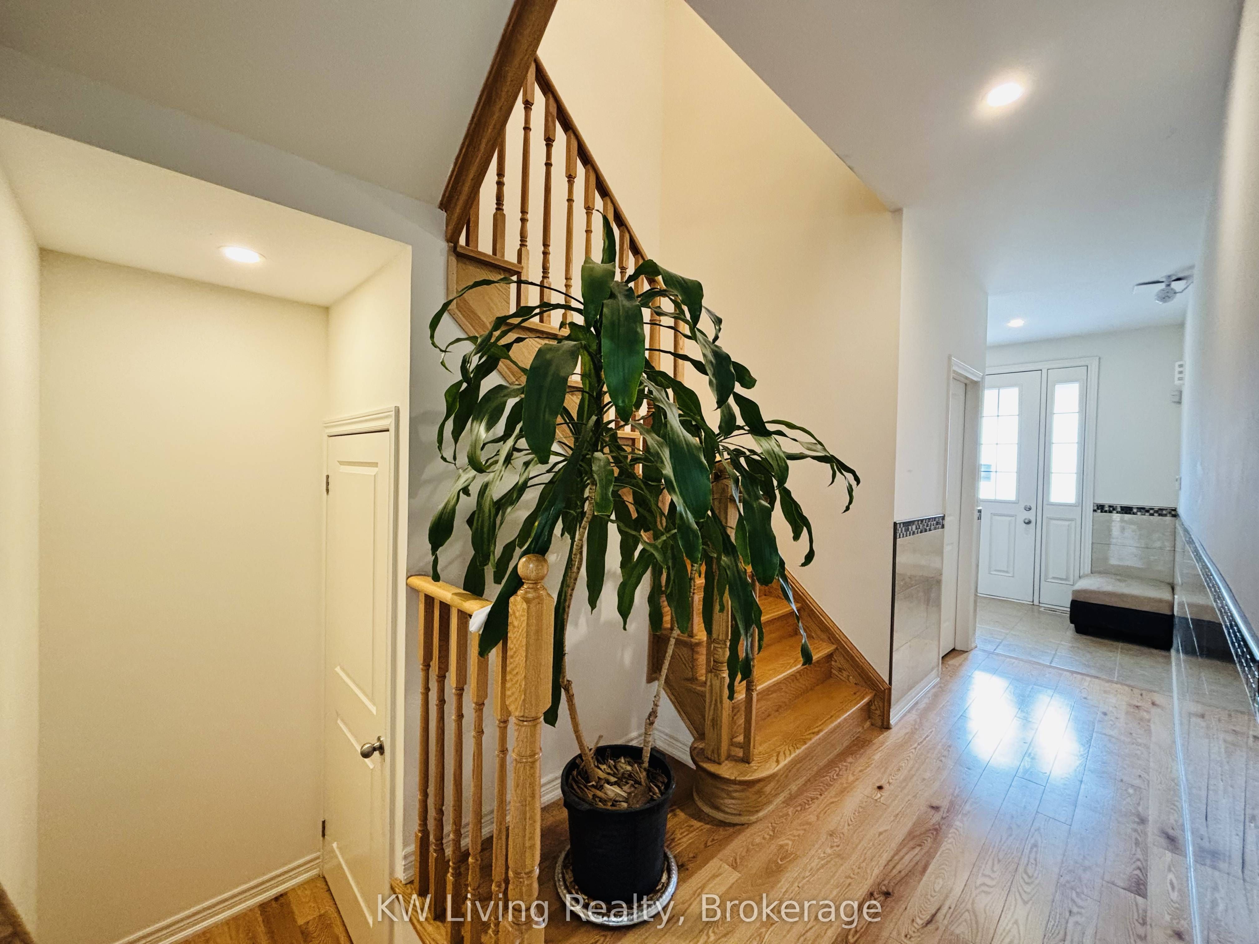 12 Rangemore Road, Brampton, ON L7A 4V8 photo 3