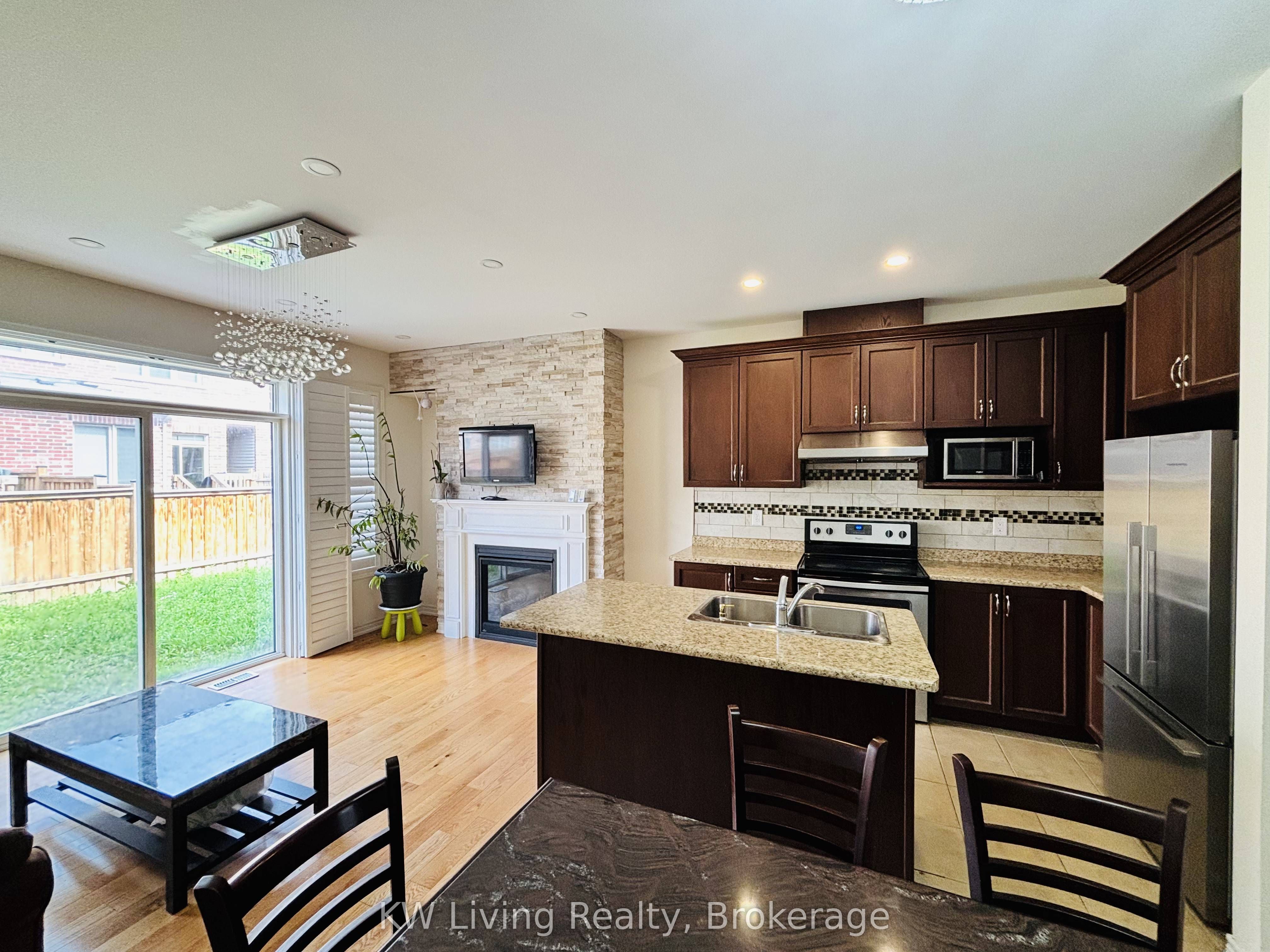 12 Rangemore Road, Brampton, ON L7A 4V8 photo 5