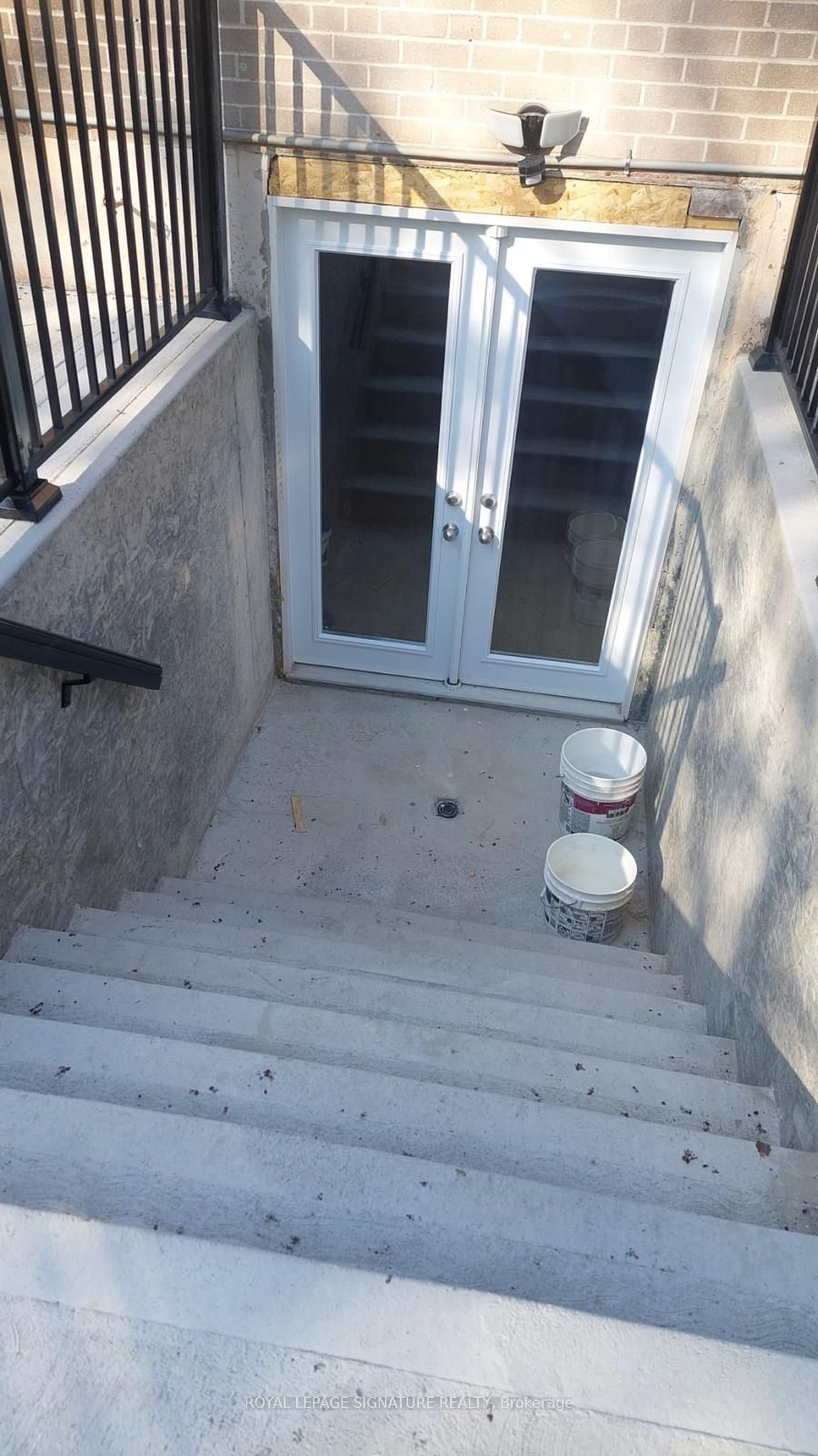 1374 Ludbrook Court Bsmt, Mississauga, ON L5J 3P4 photo 2