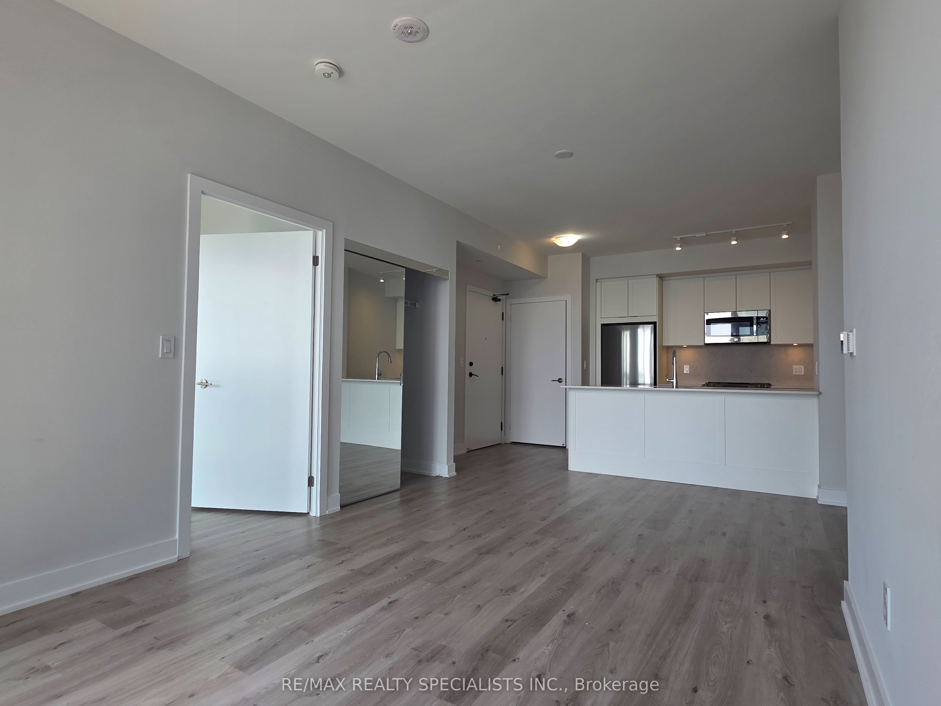 430 Square One Drive 1407, Mississauga, ON L5B 0L6 photo 5