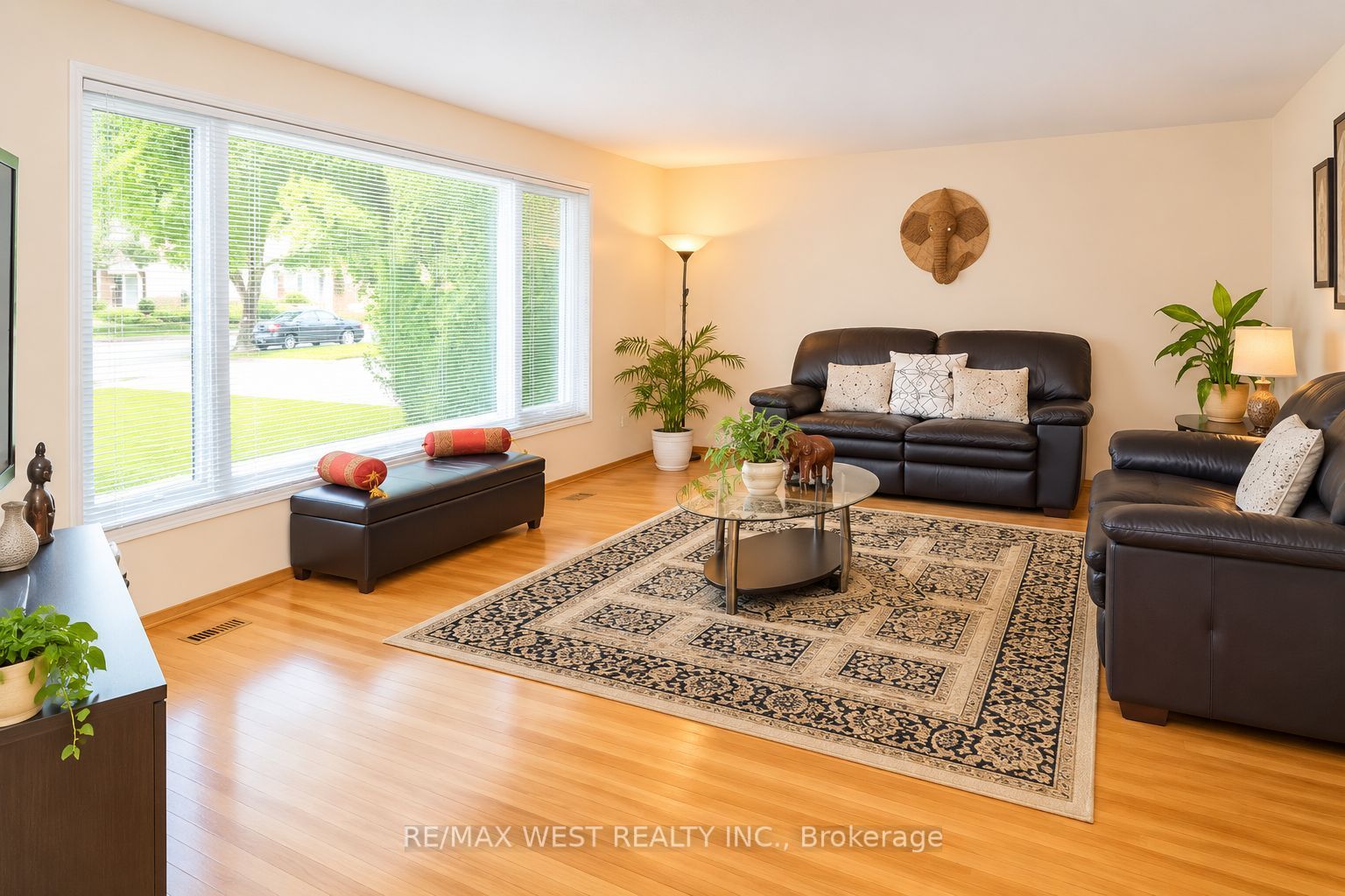 3538 Bannerhill Avenue, Mississauga, ON L4X 1V1 photo 2