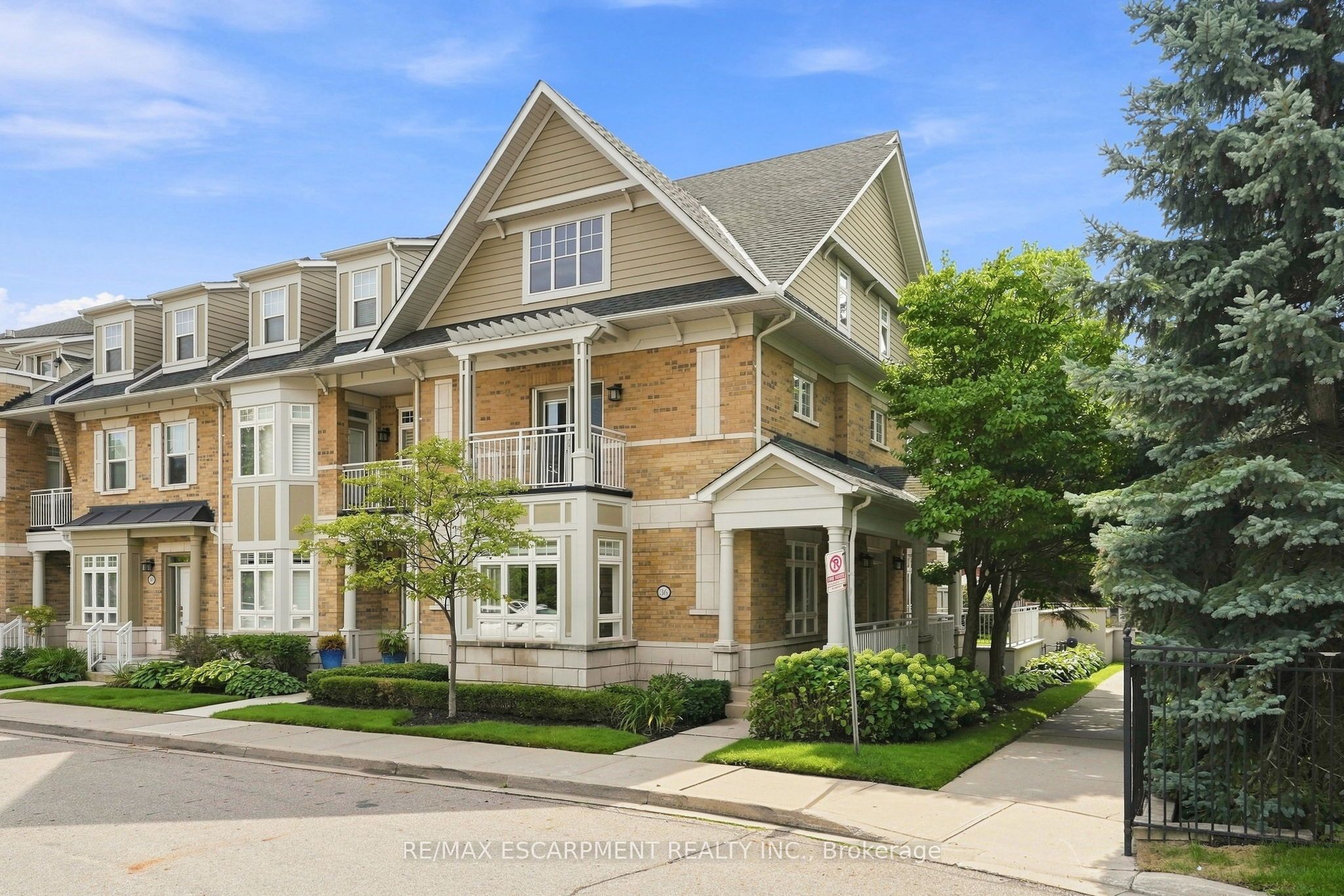 36 Compass Way, Mississauga, ON L5G 4T8