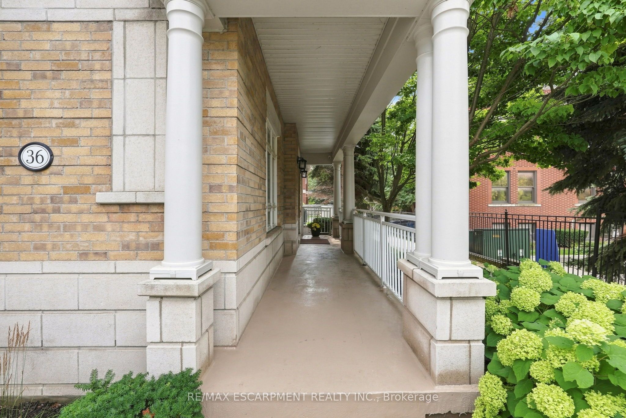 36 Compass Way, Mississauga, ON L5G 4T8 photo 2