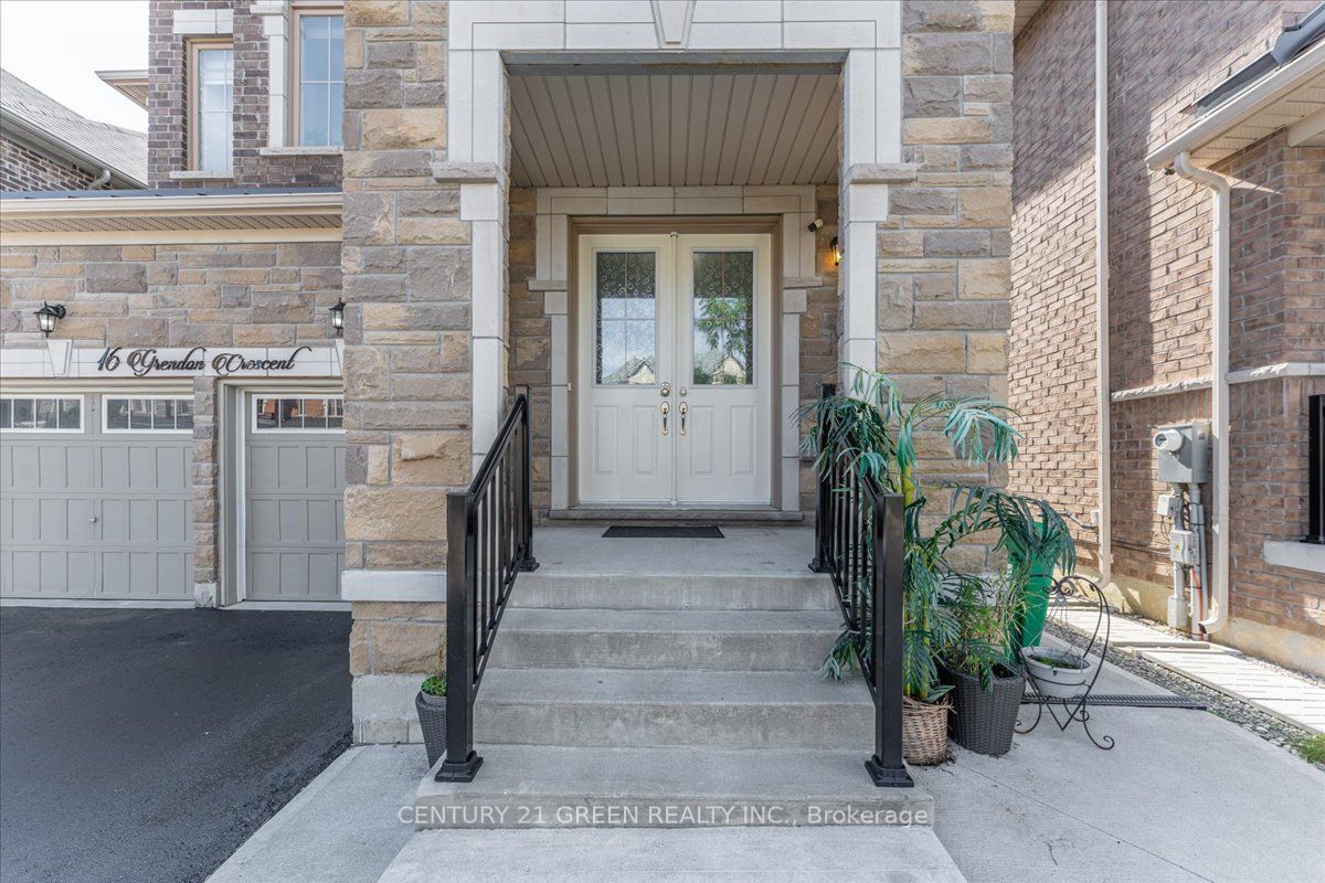 16 Grendon Crescent W, Brampton, ON L6X 5N4 photo 3