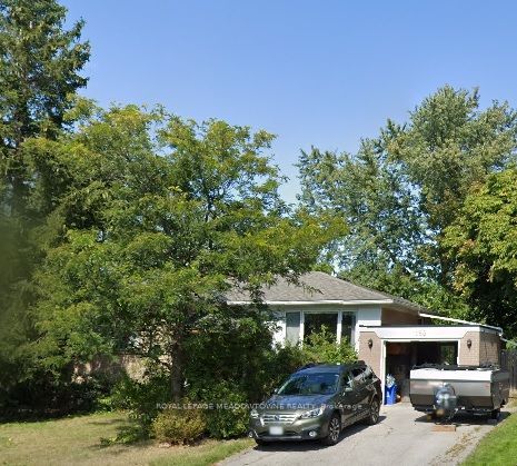 153 Delrex Boulevard, Halton Hills, ON L7G 4E1