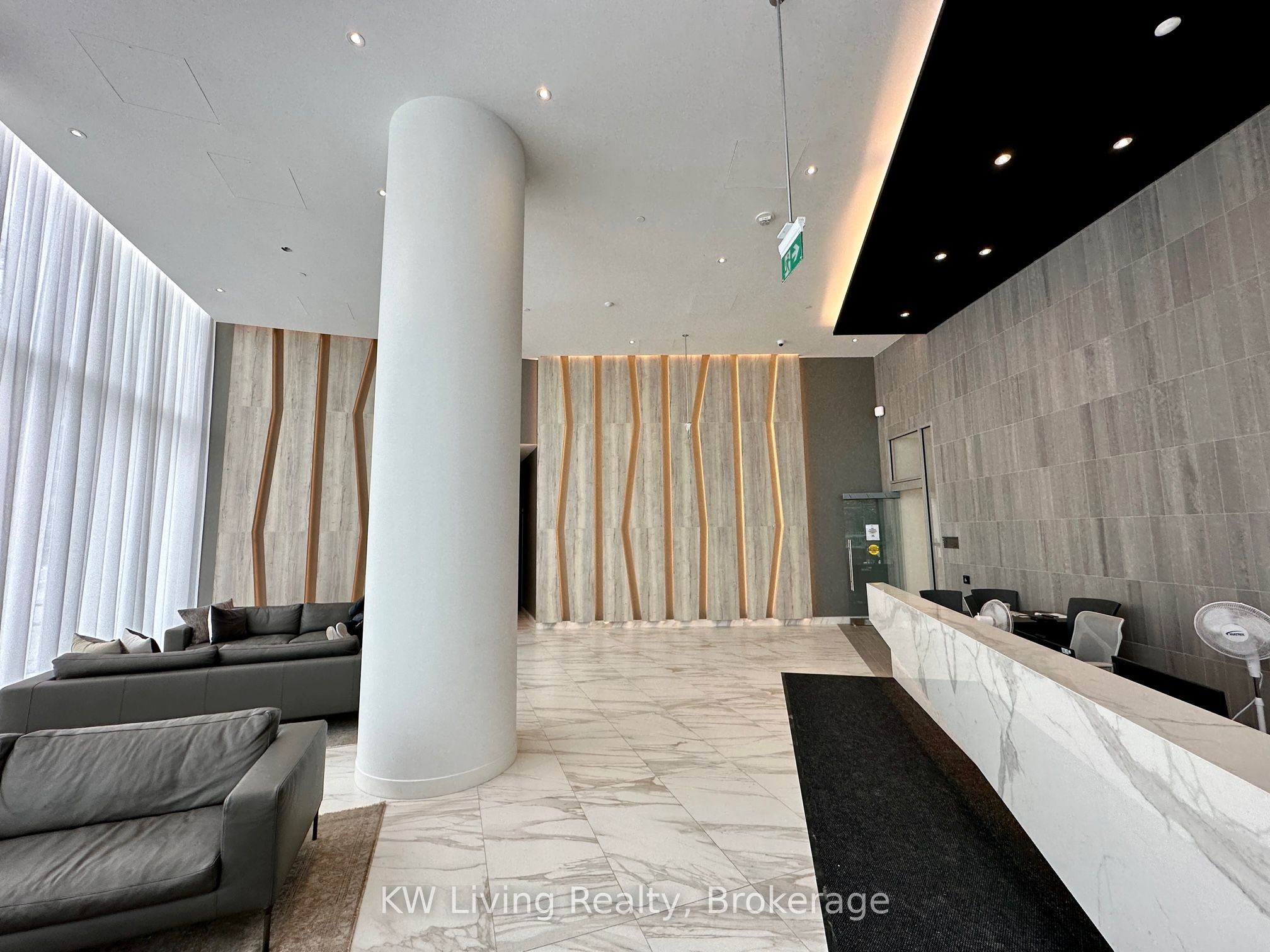 3883 Quartz Road 2204, Mississauga, ON L5B 0M4 photo 2