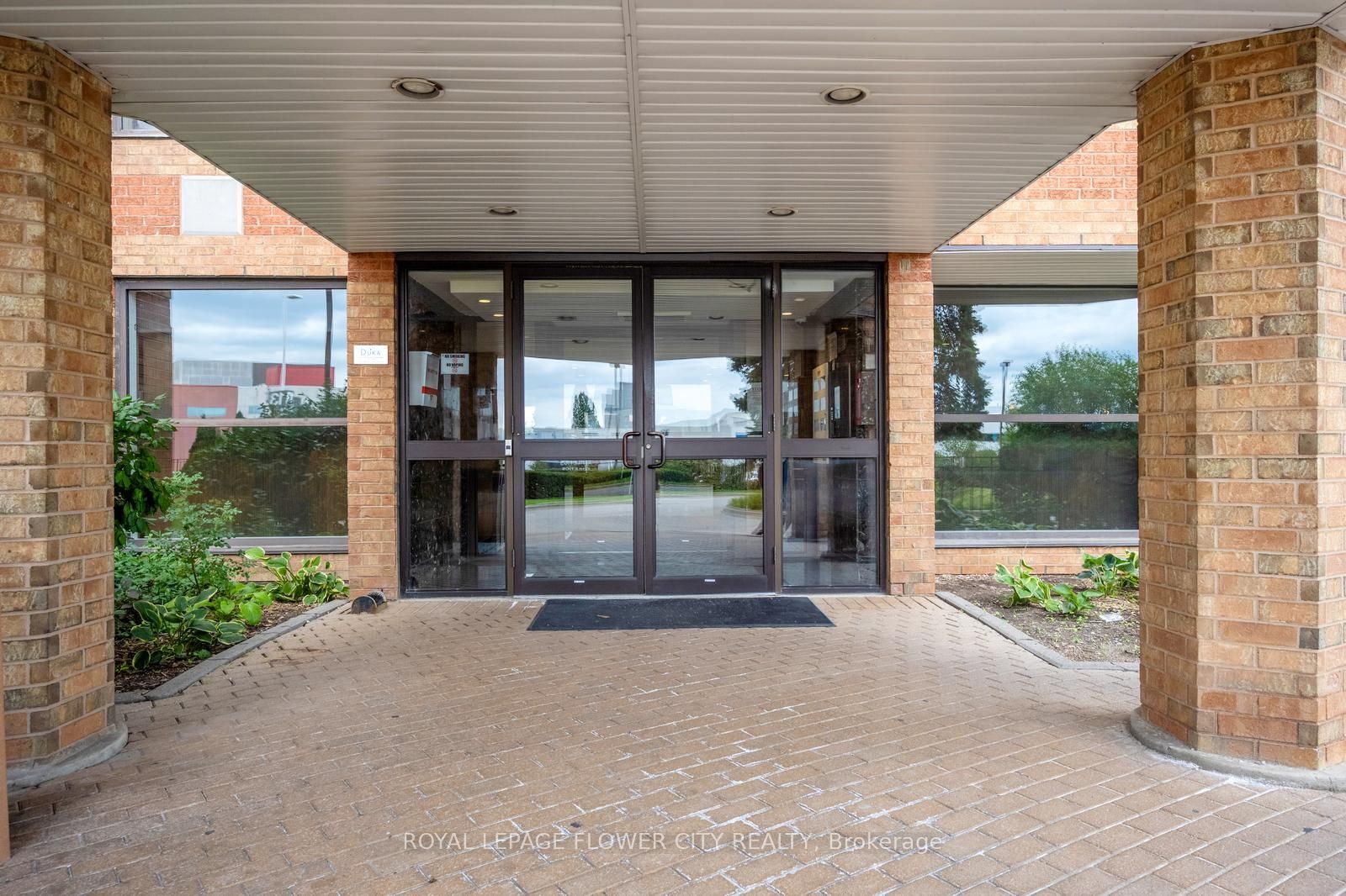 6 Humberline Drive 417, Toronto, ON M9W 6X8 photo 2