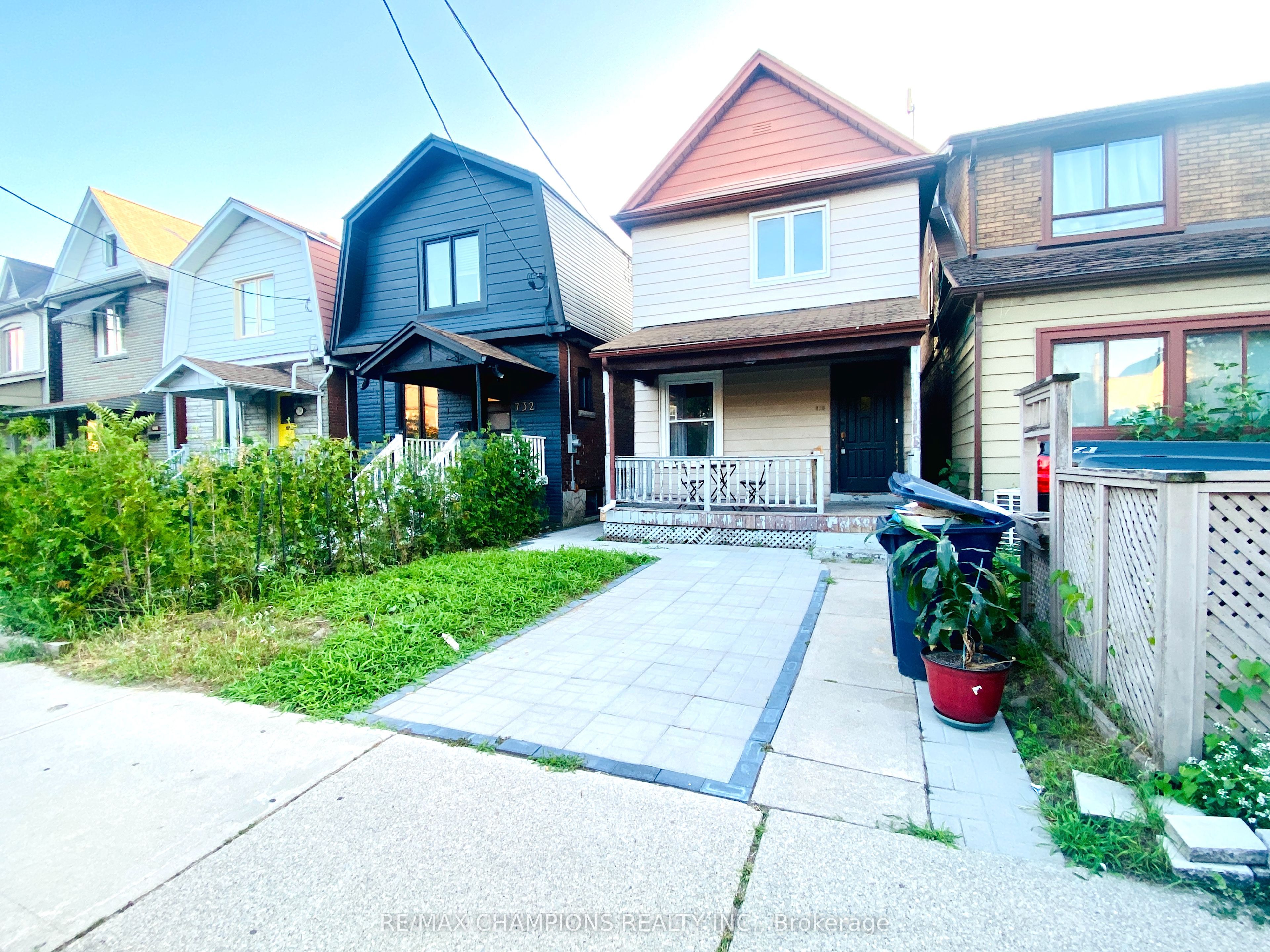 734 Willard Avenue Main, Toronto, ON M6S 3S5 photo 4