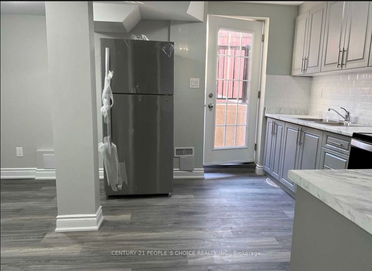 23 Travis Crescent Bsmt, Brampton, ON L7A 3J4 photo 4