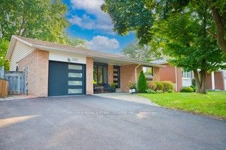2221 Wyandotte Drive, Oakville, ON L6L 2T4 photo 2