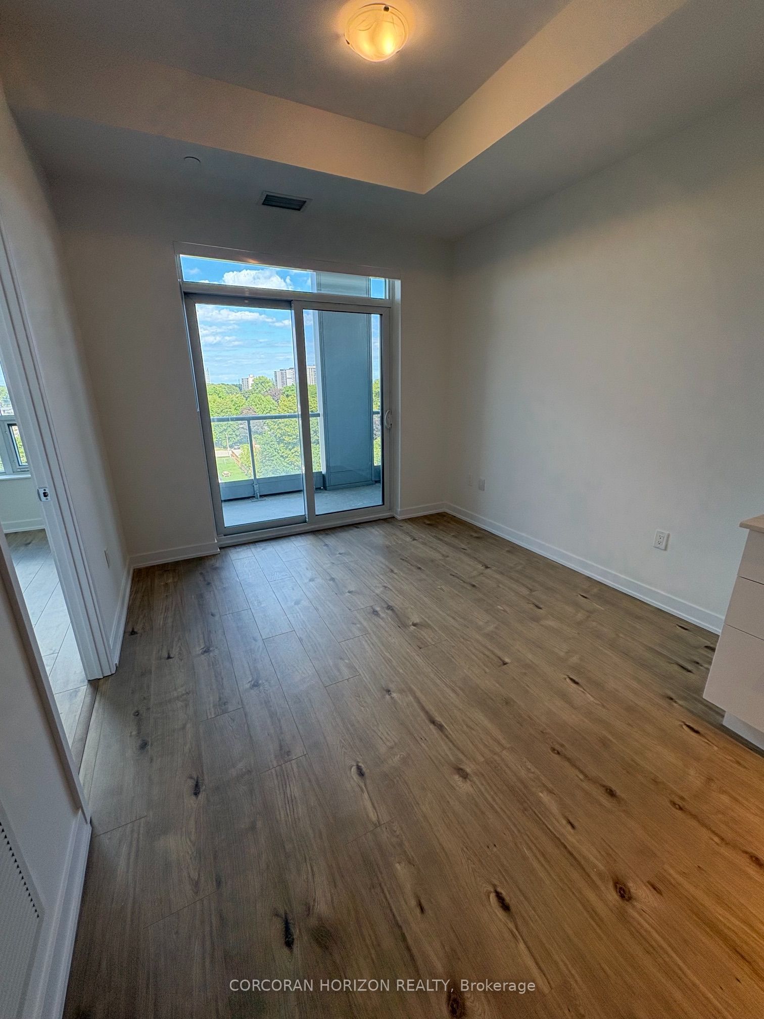 500 E Plains Road E 617, Burlington, ON L7T 0C8 photo 4