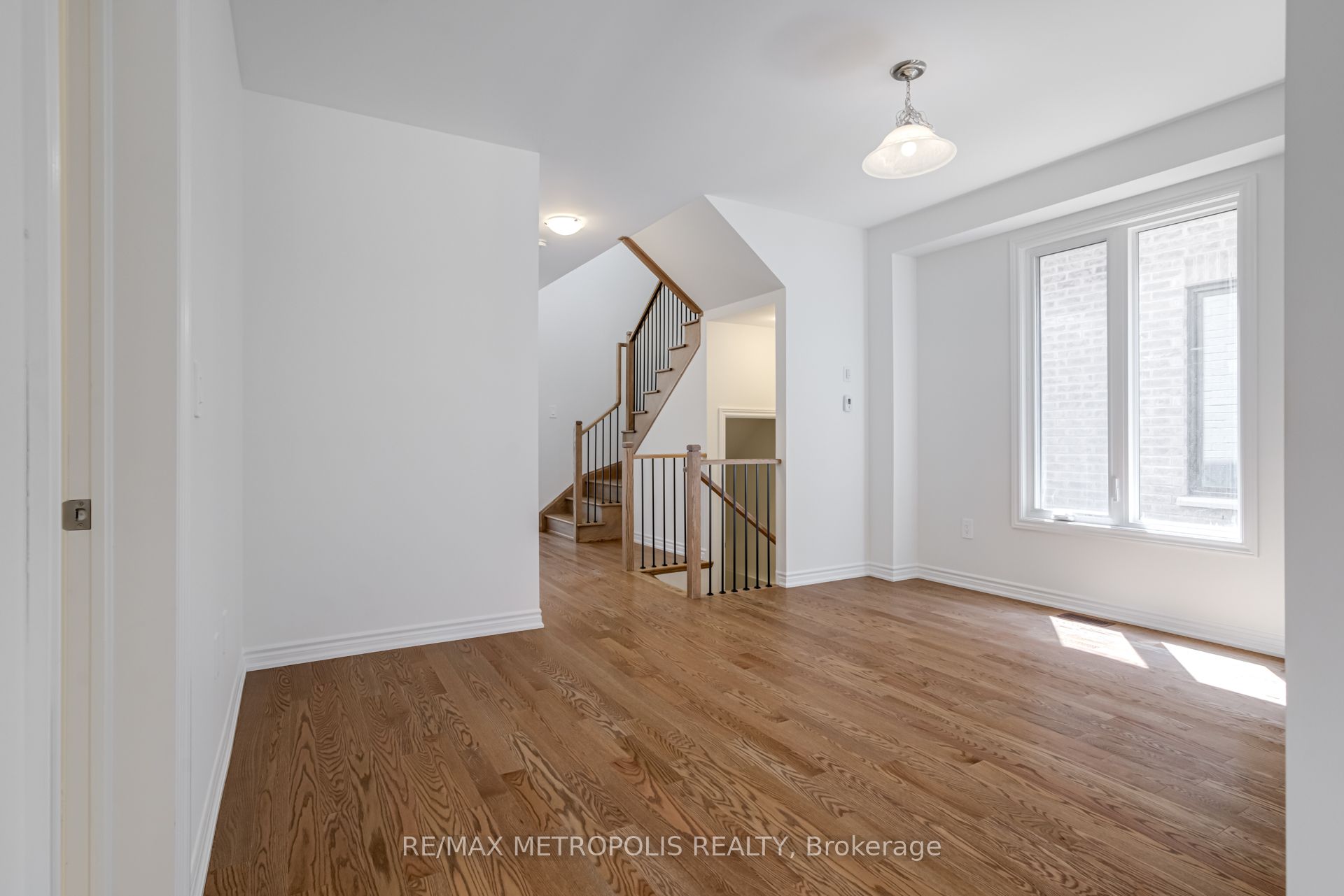 1481 Buttercup Court, Milton, ON L9E 1G5 photo 4