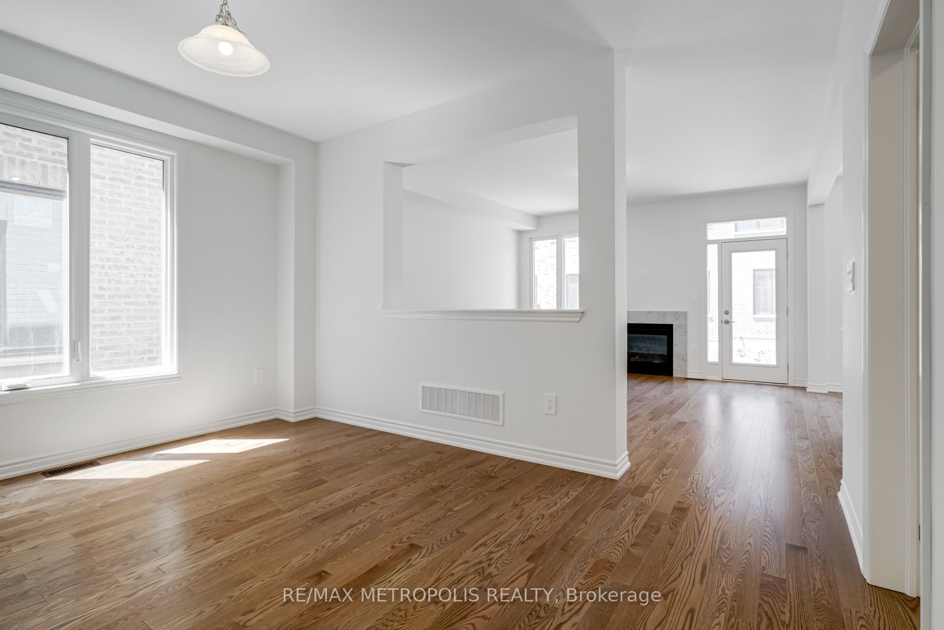 1481 Buttercup Court, Milton, ON L9E 1G5 photo 5