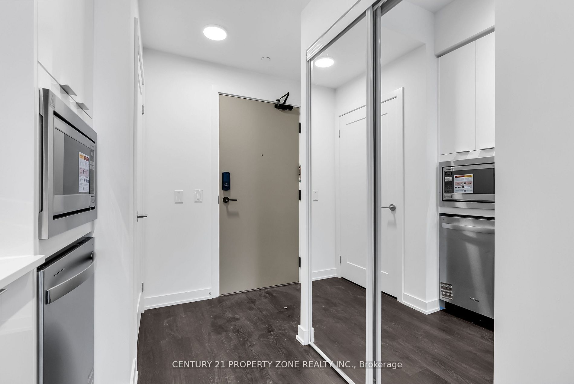 5105 HURONTARIO ST Street 2709, Mississauga, ON L4Z 0C9 photo 2
