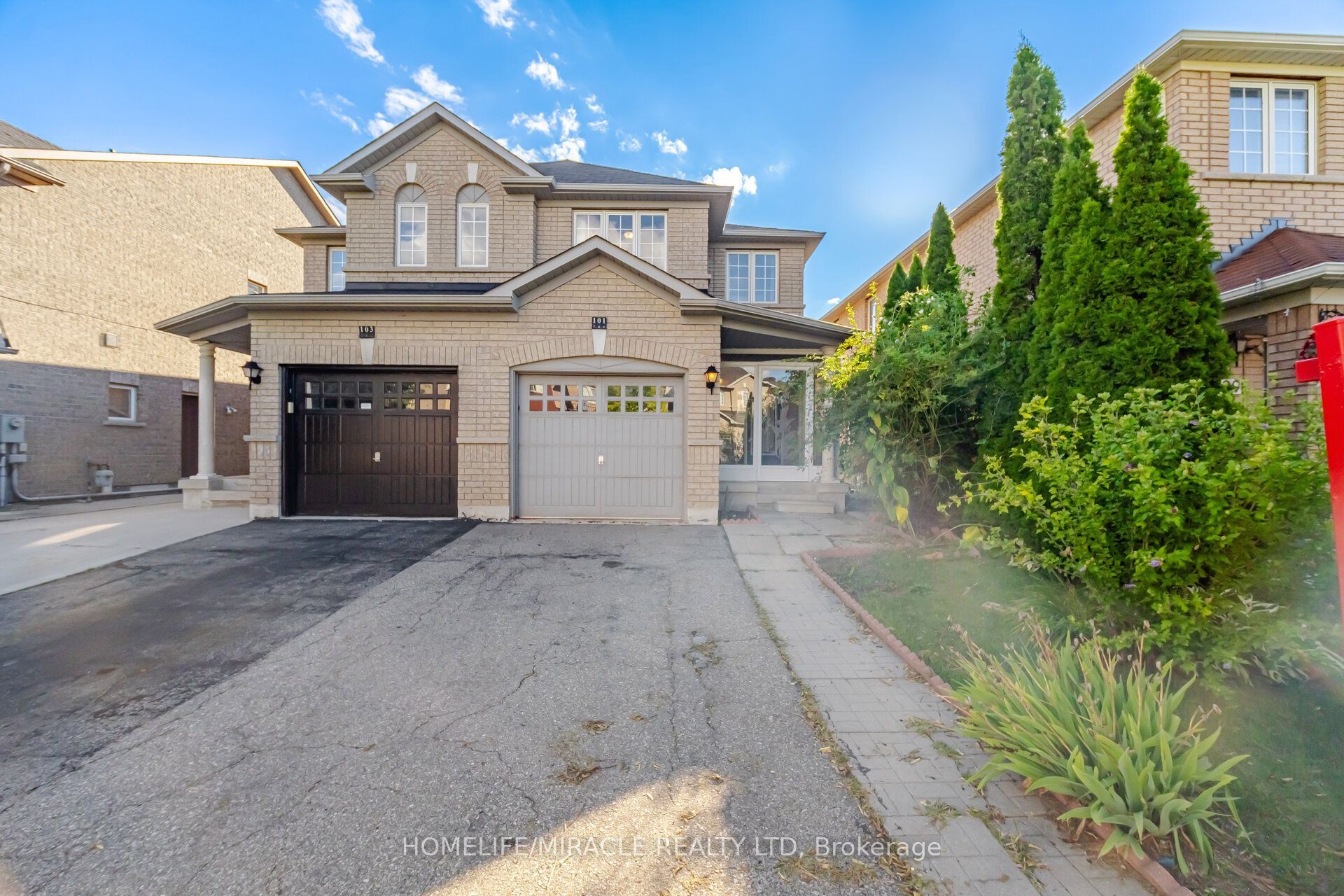 101 Crystalview Crescent, Brampton, ON L6P 2S2
