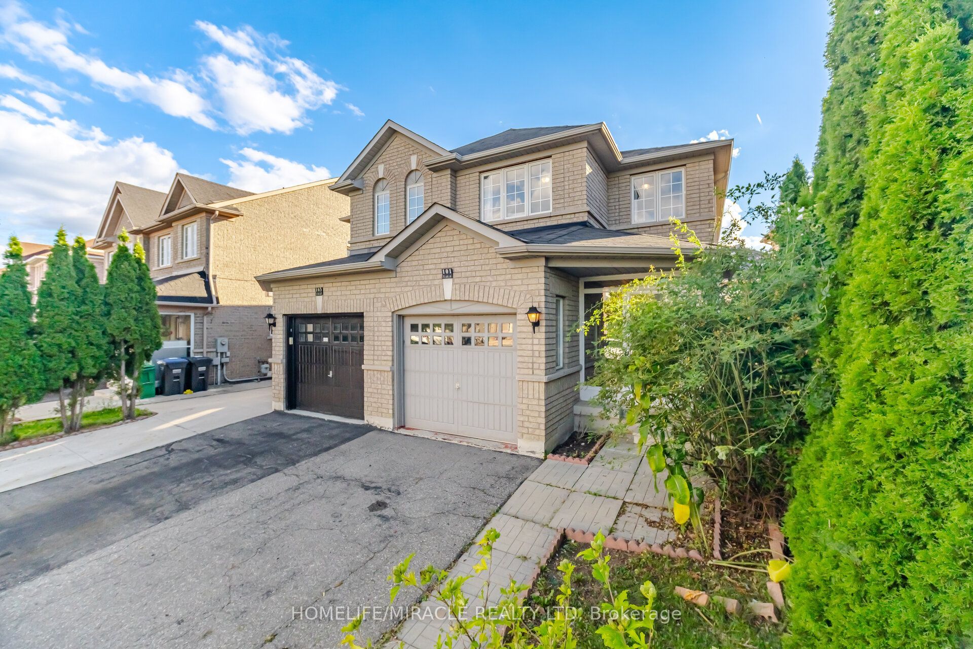 101 Crystalview Crescent, Brampton, ON L6P 2S2 photo 3