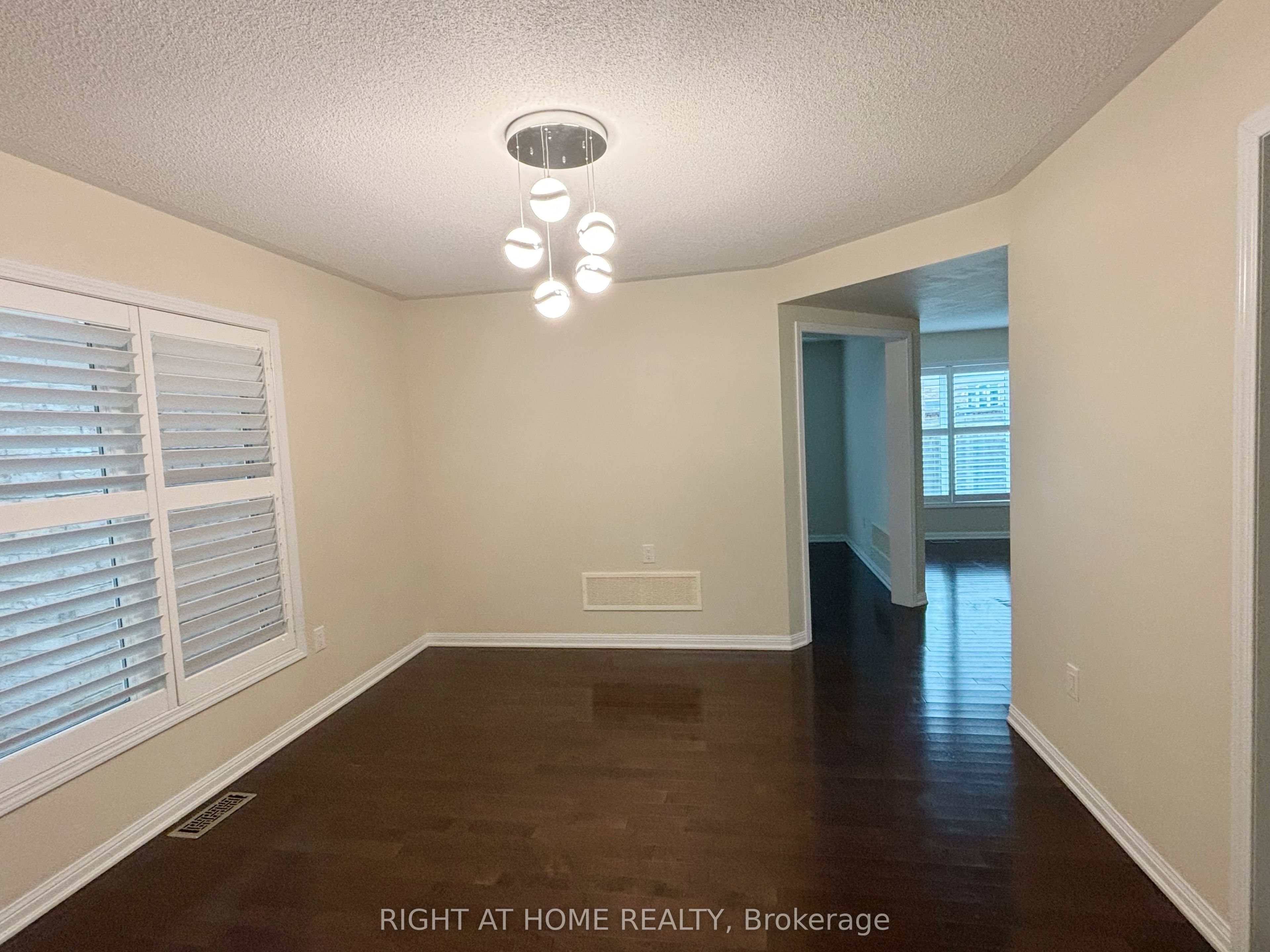 918 Farmstead Drive, Milton, ON L9T 8J5 photo 4