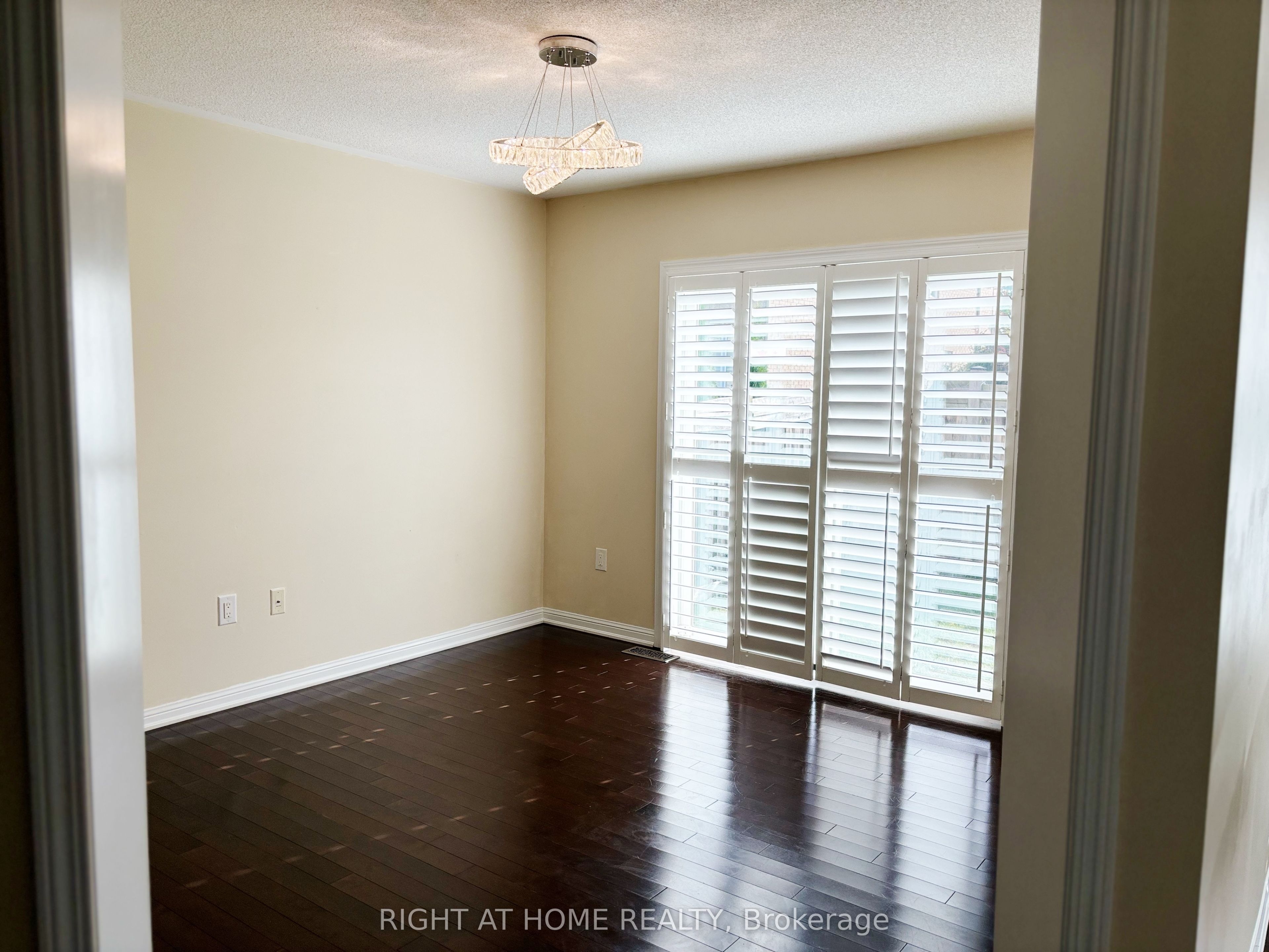 918 Farmstead Drive, Milton, ON L9T 8J5 photo 5