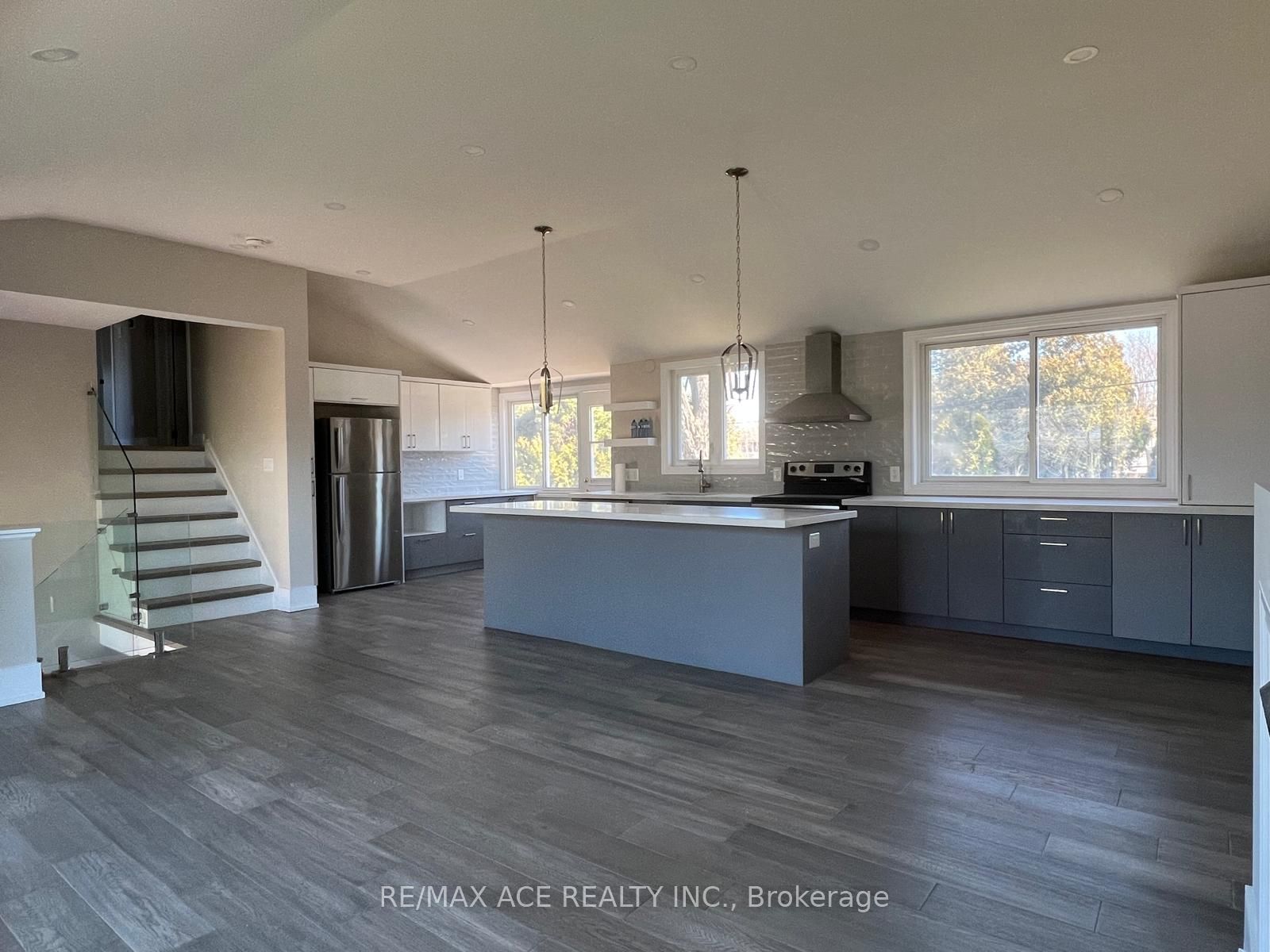 5132 Cherryhill Crescent, Burlington, ON L7L 4C2 photo 3