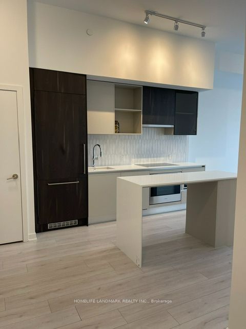 395 Dundas Street W, Oakville, ON L6M 5R8