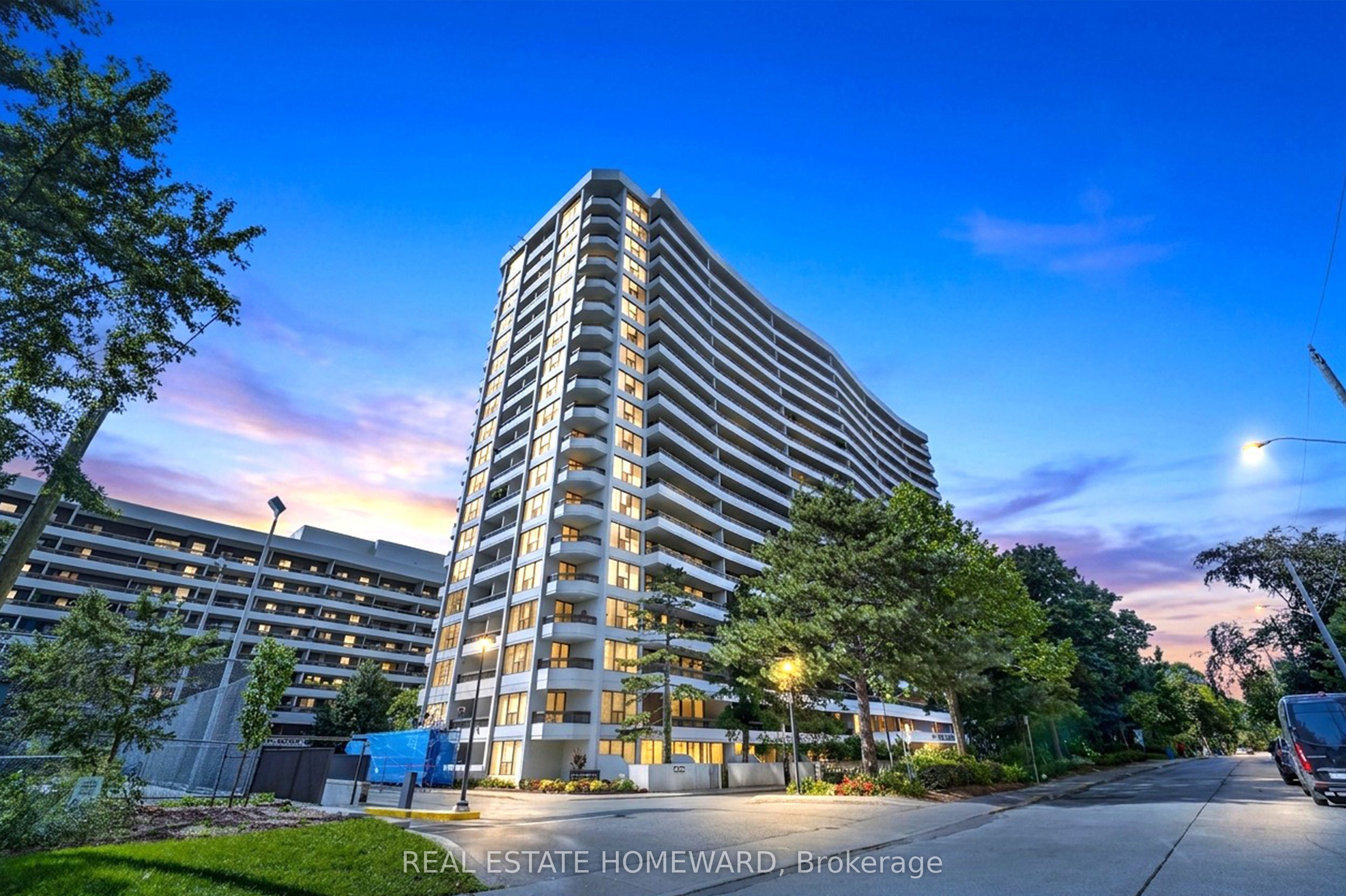 100 Quebec Avenue 1804, Toronto, ON M6P 4B8 photo 2
