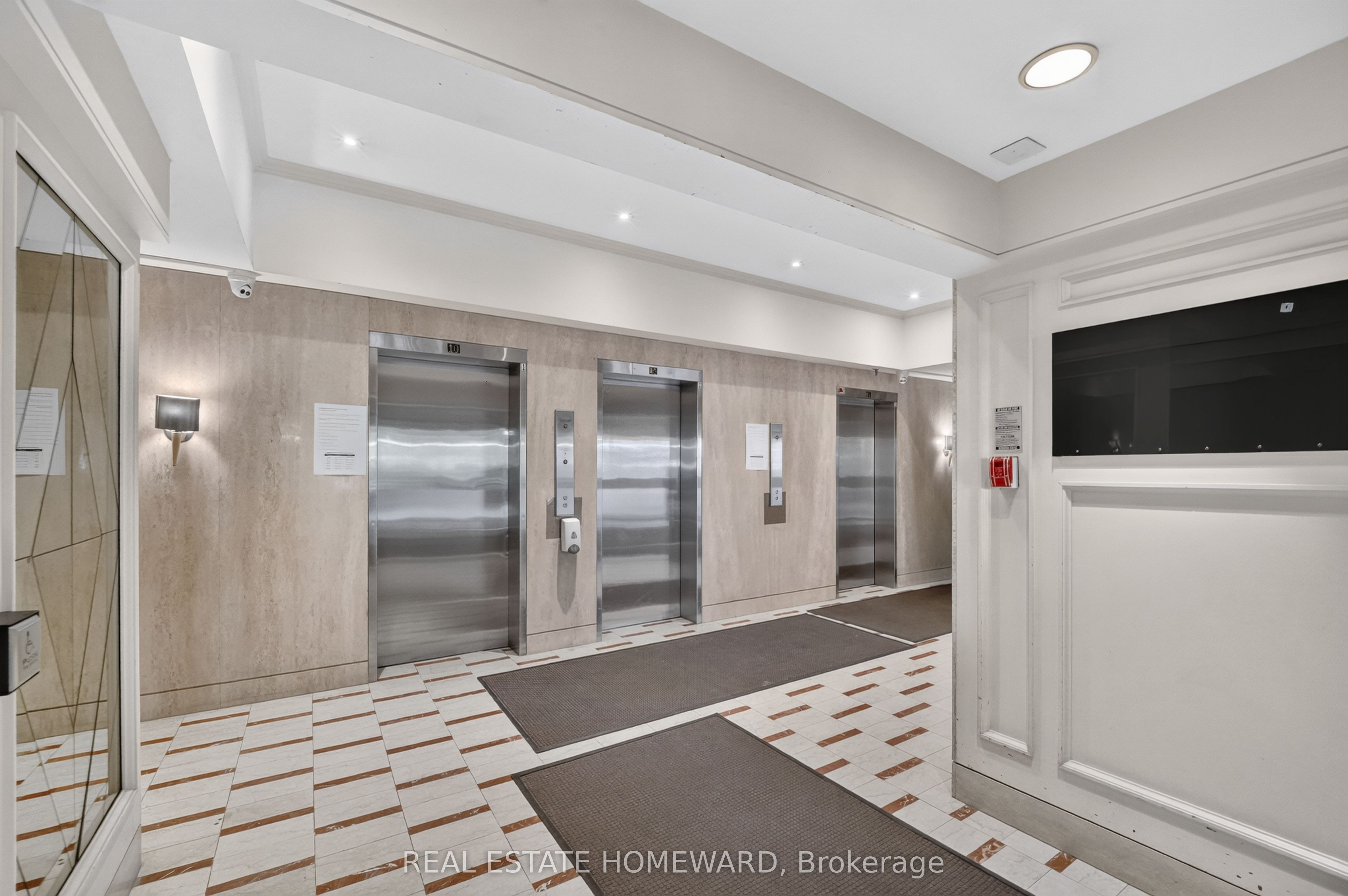 100 Quebec Avenue 1804, Toronto, ON M6P 4B8 photo 5