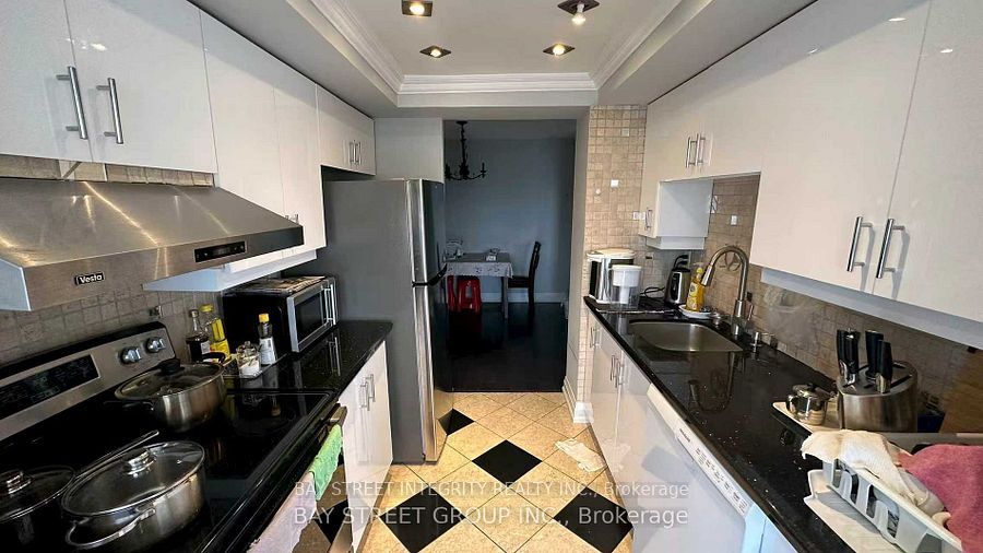 550 Webb Drive 2407, Mississauga, ON L5B 3Y4 photo 3