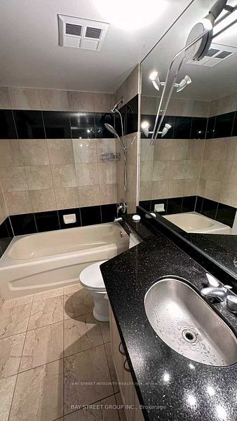 550 Webb Drive 2407, Mississauga, ON L5B 3Y4 photo 5