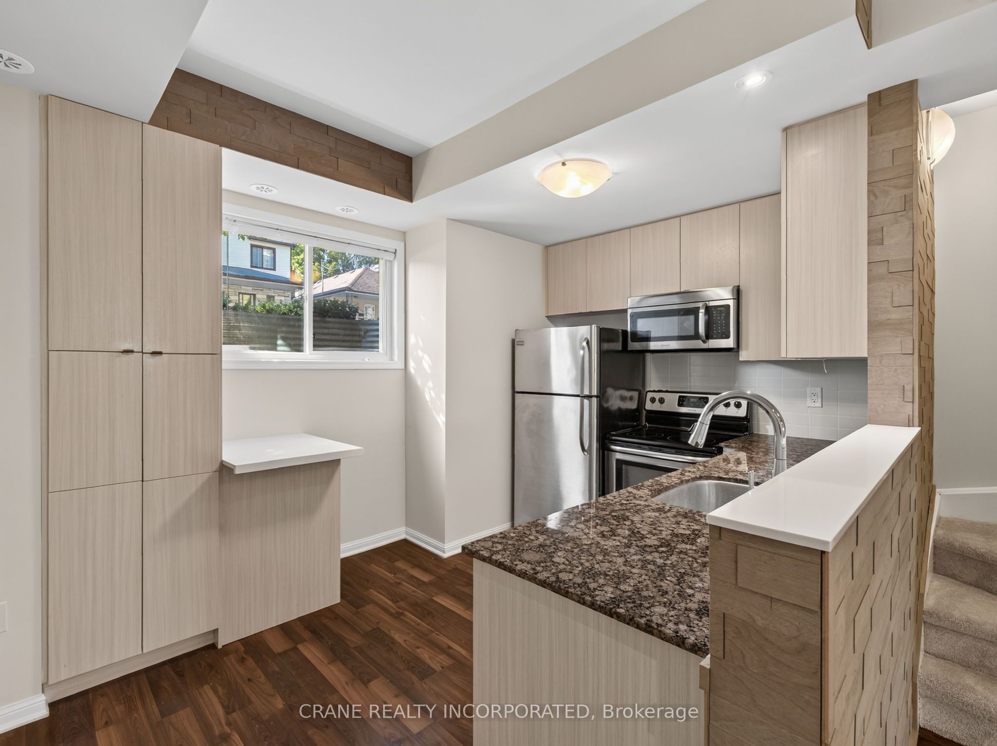400 Hopewell Avenue 108, Toronto, ON M6E 2S2 photo 2