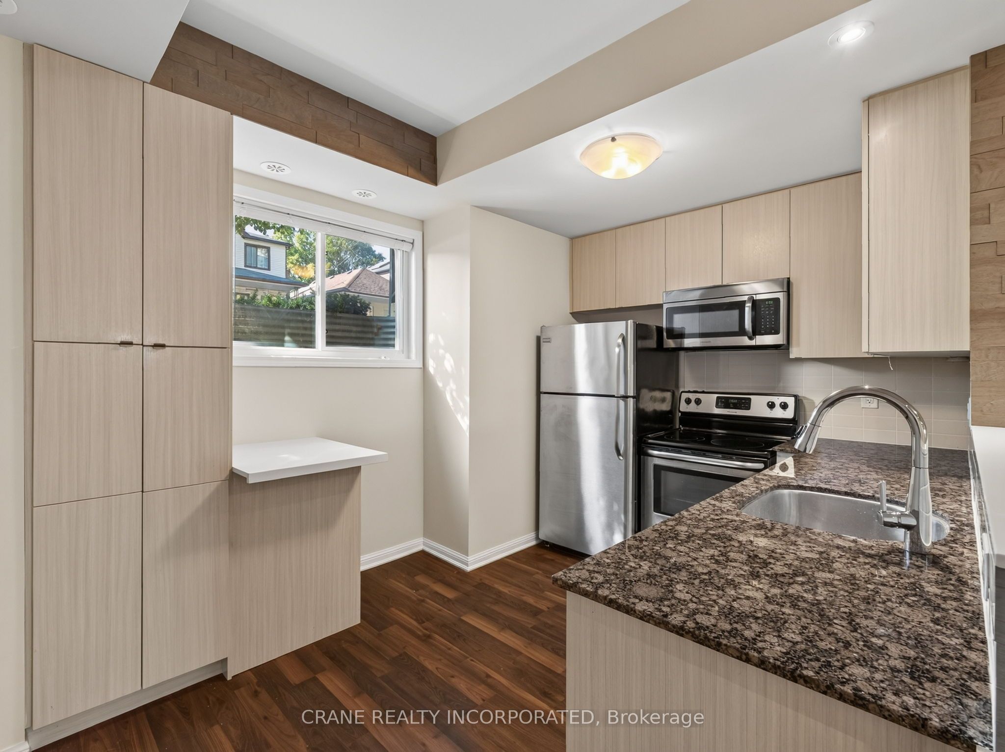 400 Hopewell Avenue 108, Toronto, ON M6E 2S2 photo 3