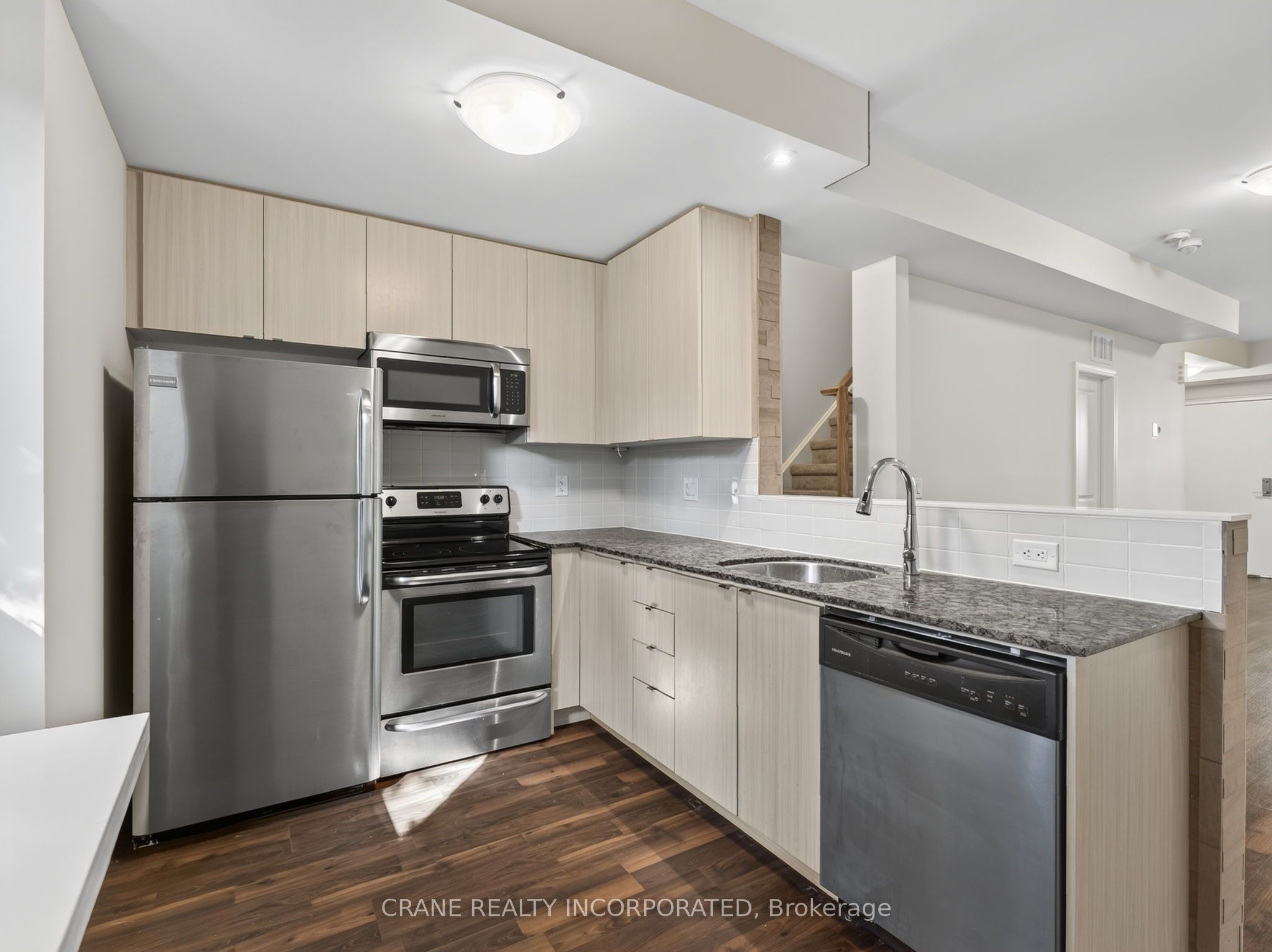 400 Hopewell Avenue 108, Toronto, ON M6E 2S2 photo 4