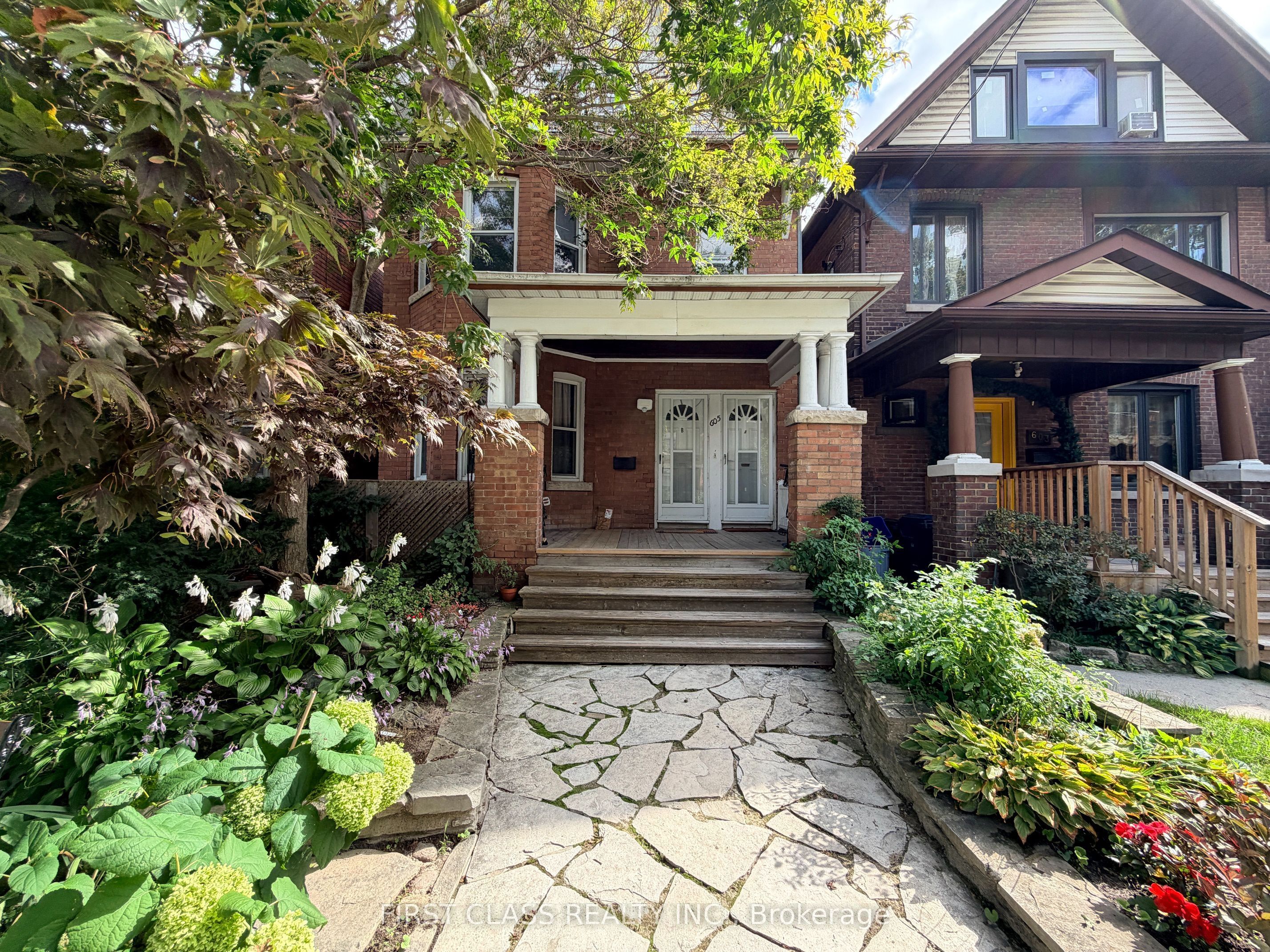 605 Indian Road A, Toronto, ON M6P 2C4 photo 2