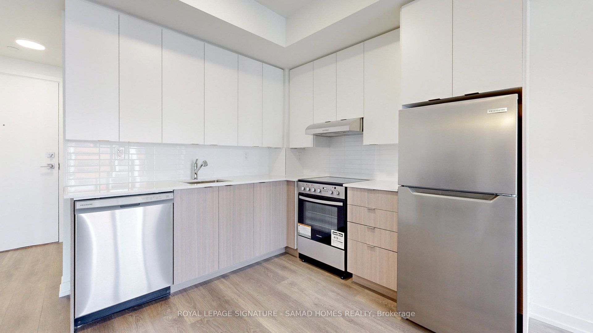 135 Canon Jackson Drive 611, Toronto, ON M6M 0C3 photo 5