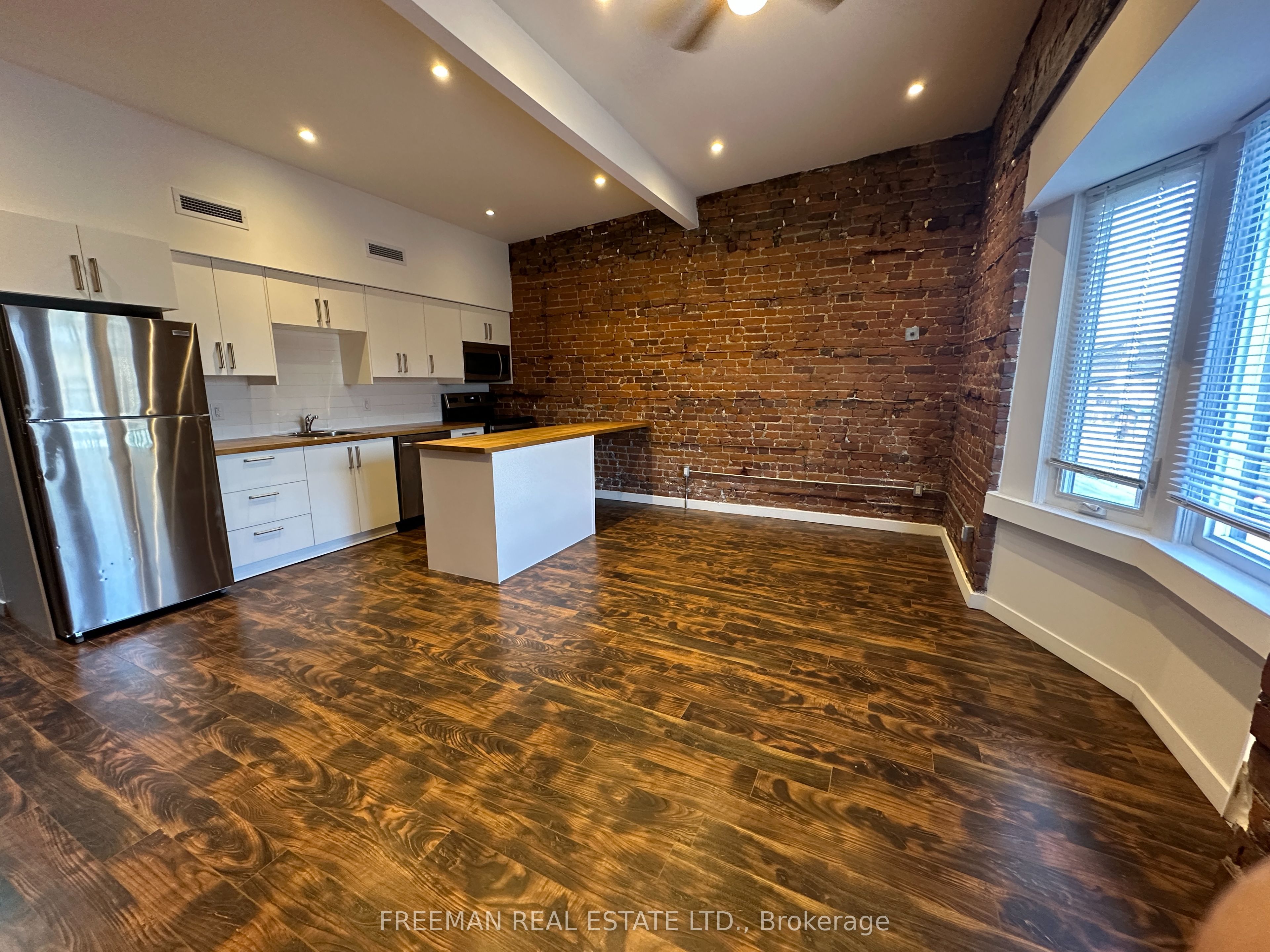 1190 Weston Road 2nd flr, Toronto, ON M6M 4P4