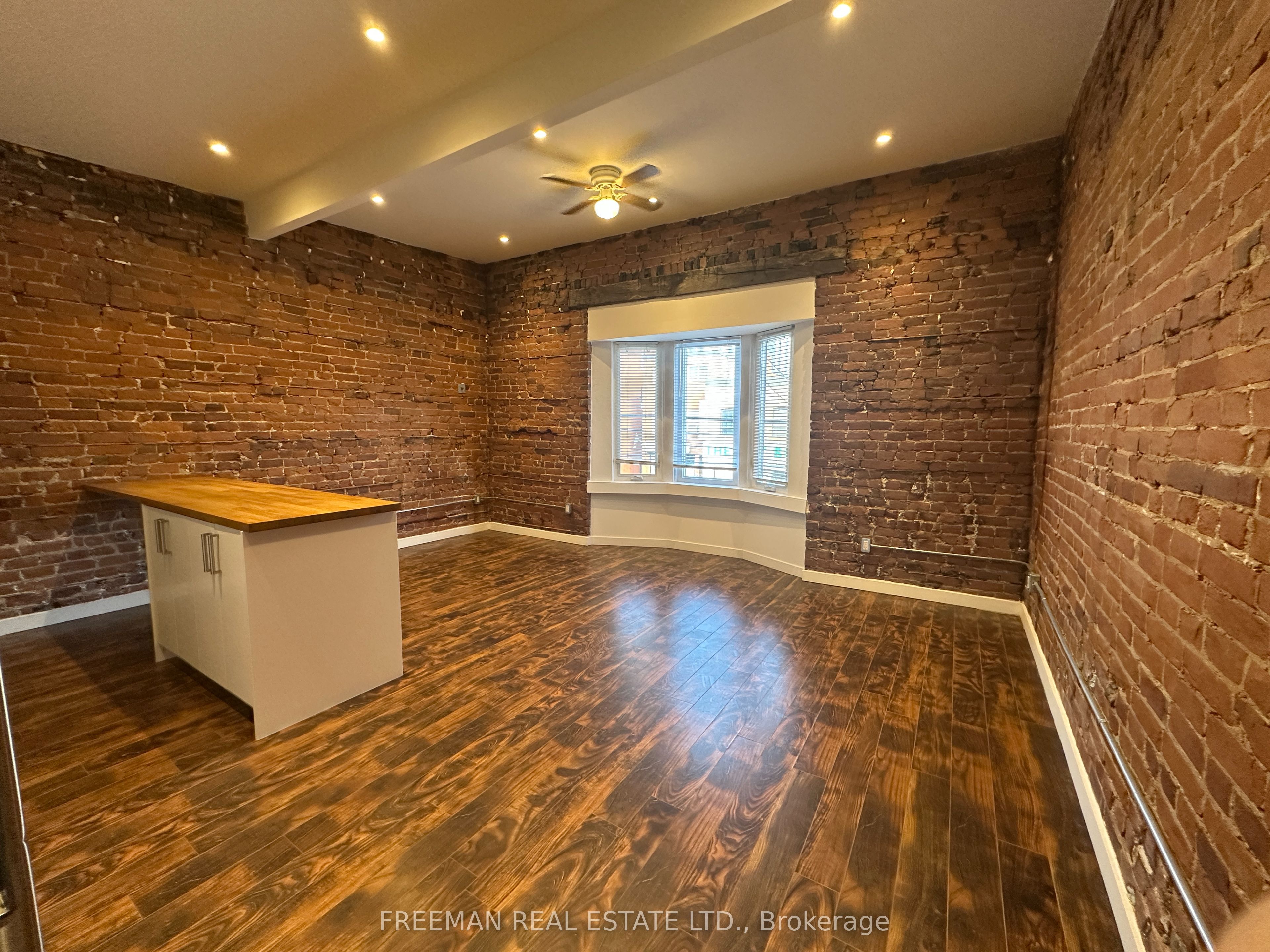 1190 Weston Road 2nd flr, Toronto, ON M6M 4P4 photo 3