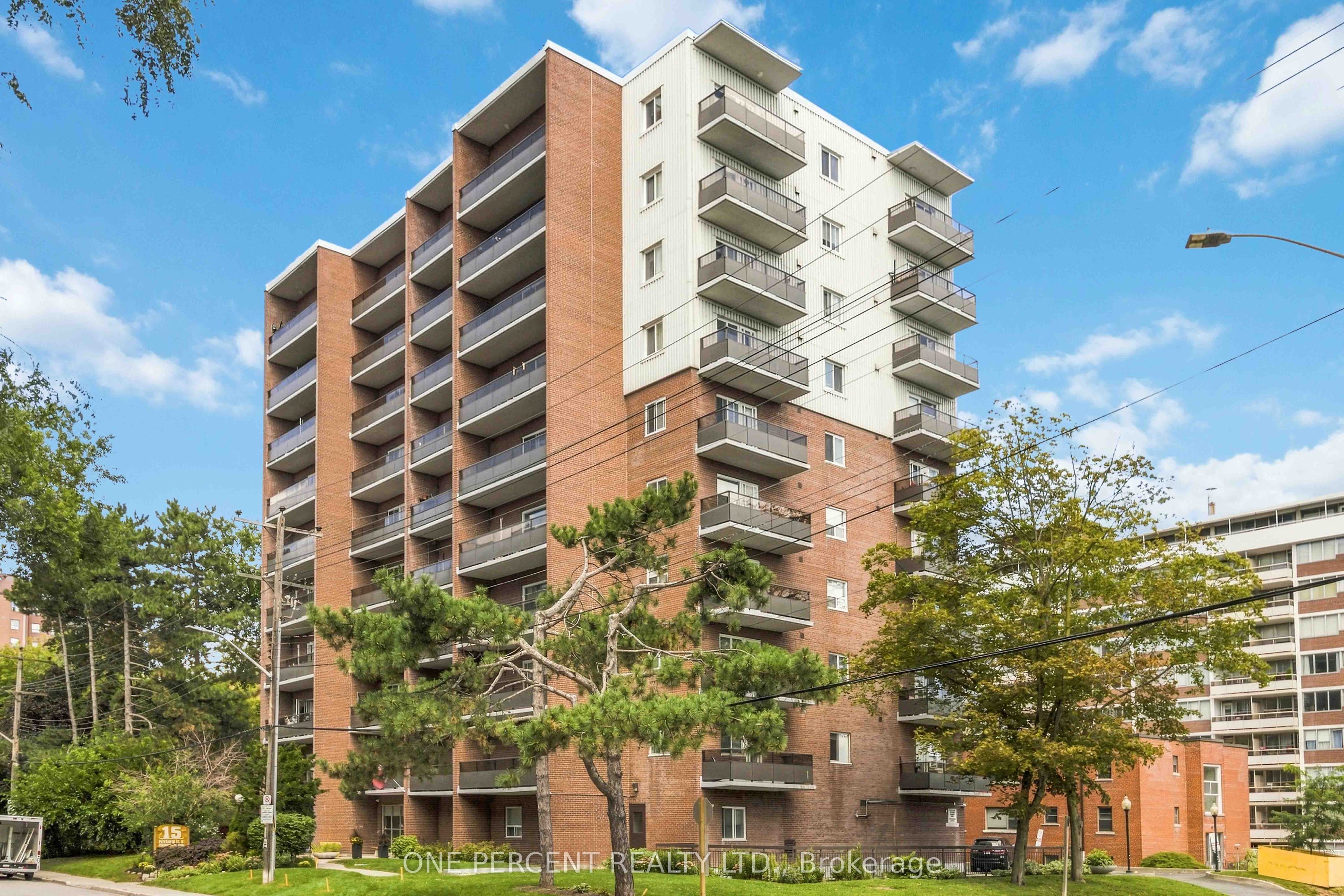 15 Elizabeth Street N 1005, Mississauga, ON L5G 2Z3